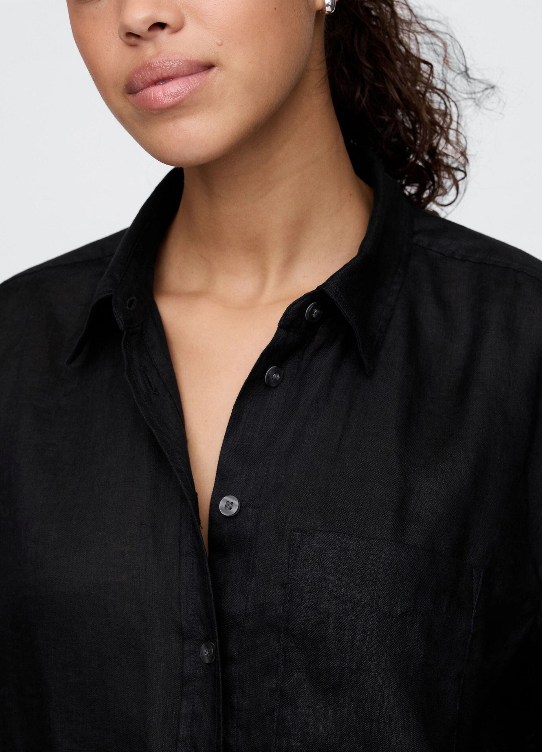 Camicia nera ampia in puro lino_3