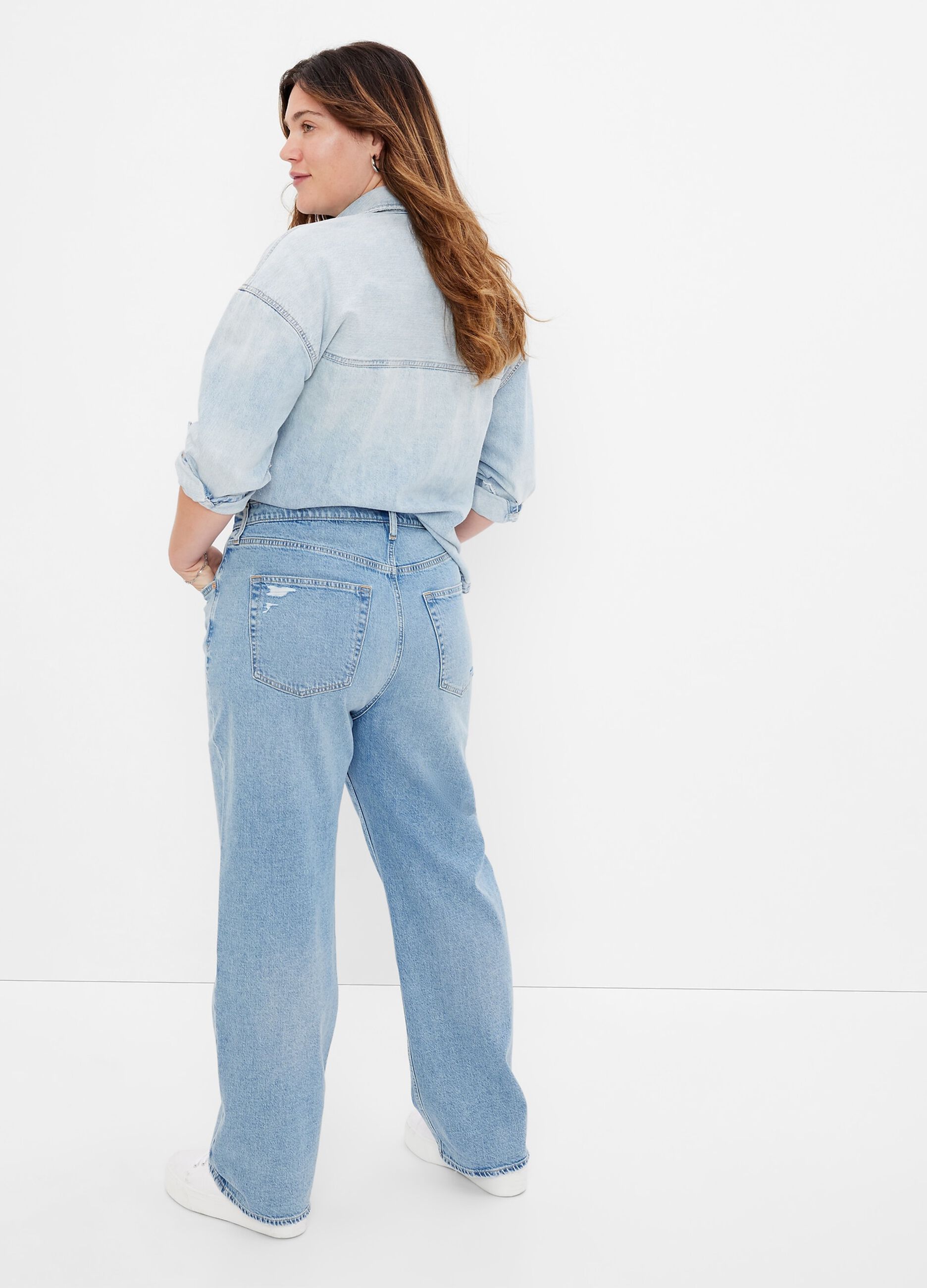 Jeans loose fit con strappi_4