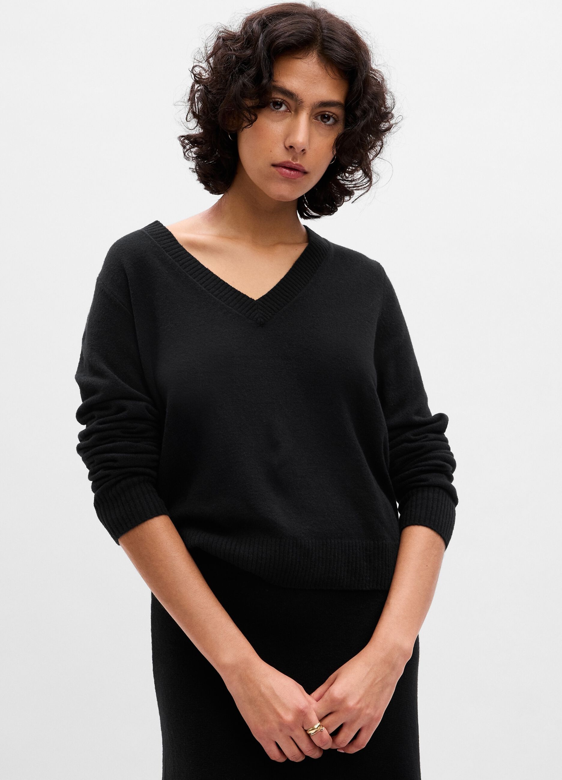 V-neck pullover