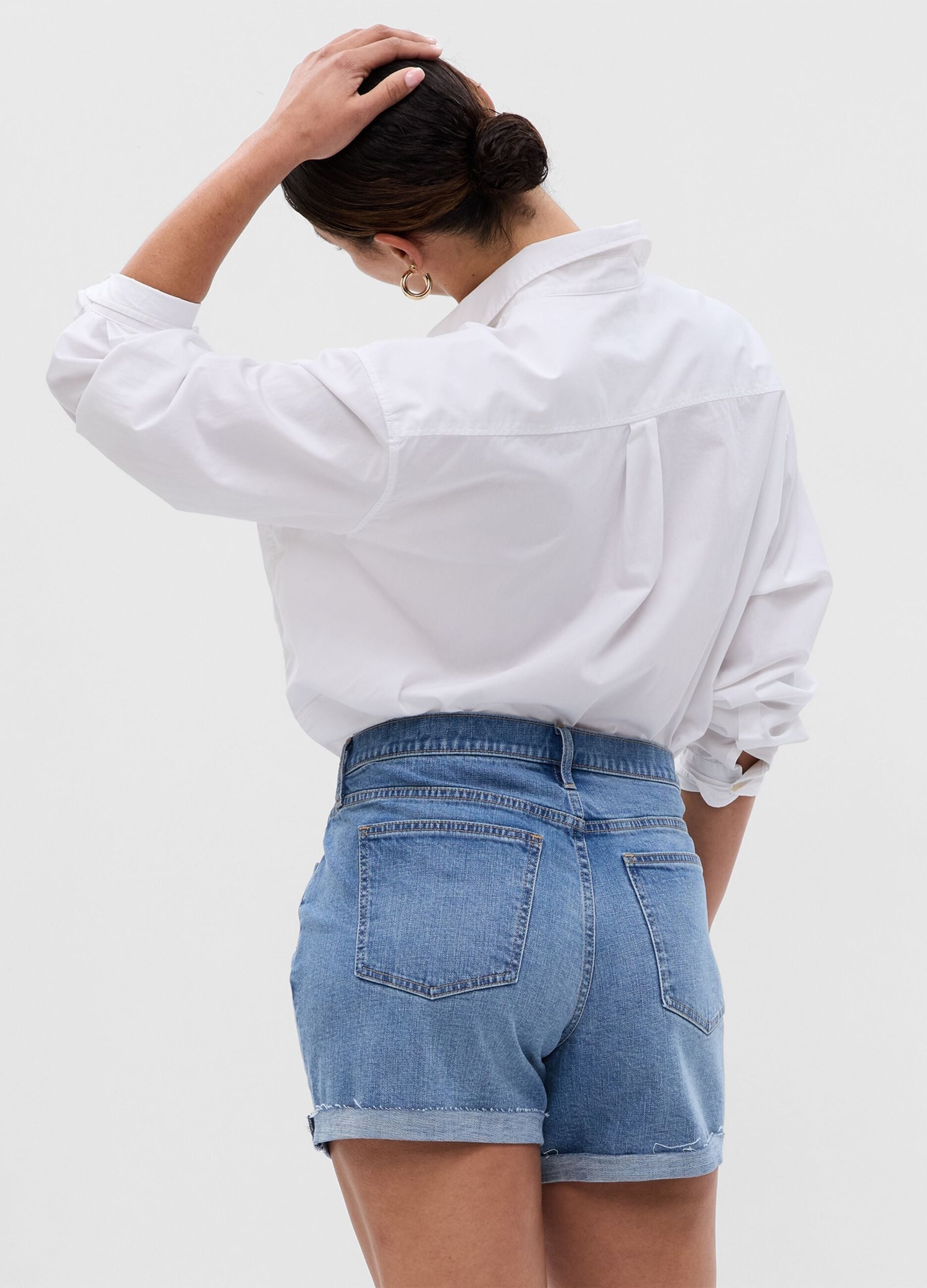 Shorts girlfriend in denim con orlo a vivo