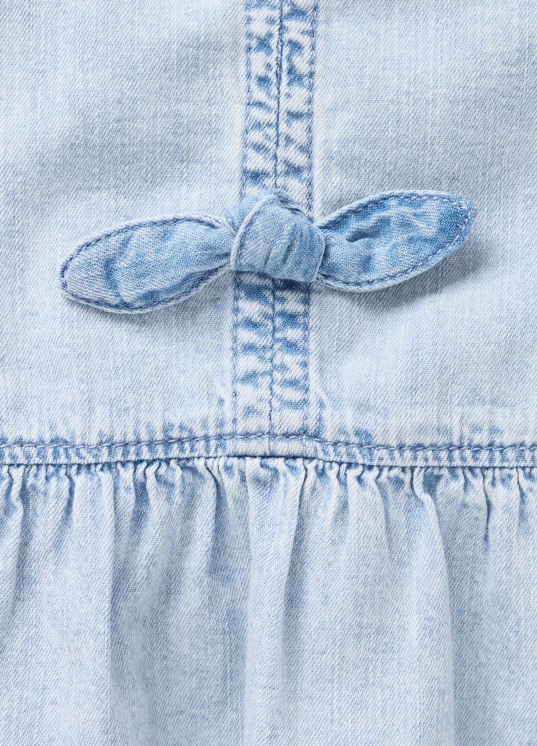 Camicia denim in cotone con fiocchetti_4
