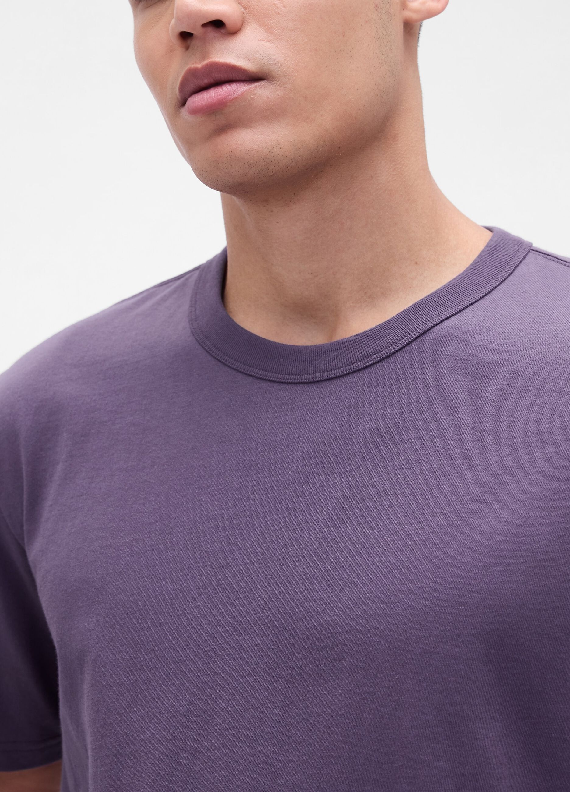 T-shirt viola a maniche corte in cotone_3