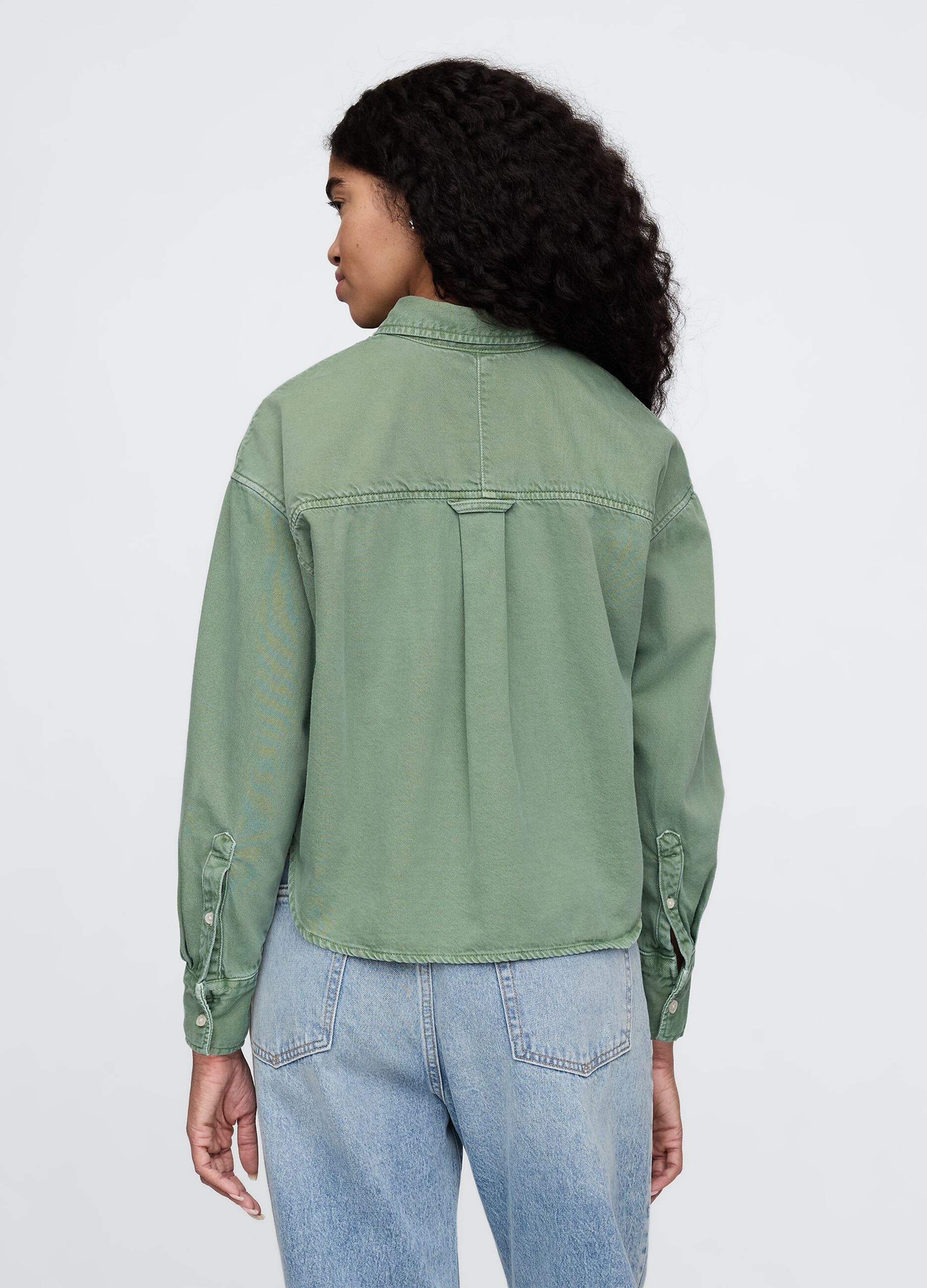 Camicia cropped verde a maniche lunghe_1