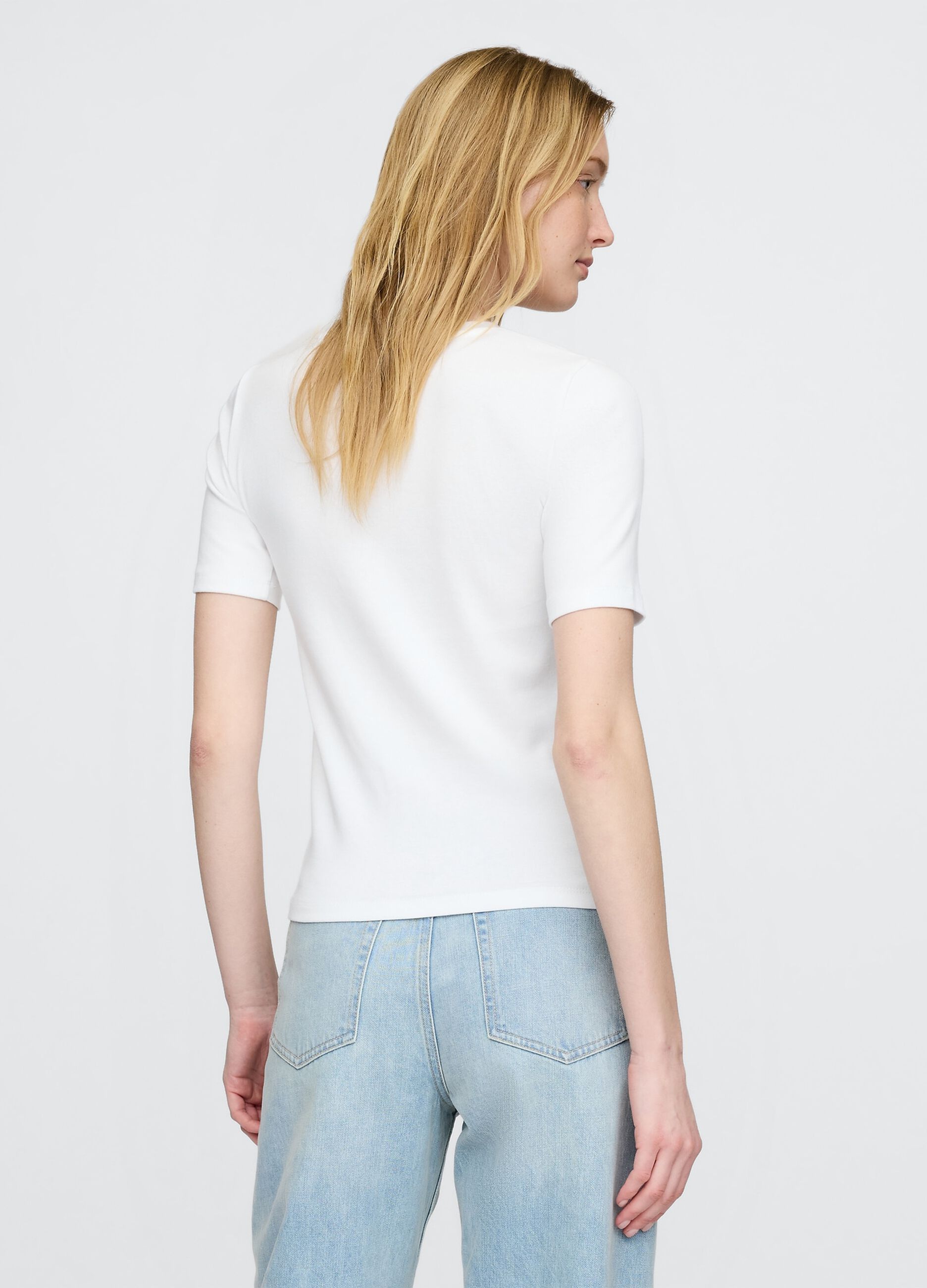 Maglietta elasticizzata a maniche corte