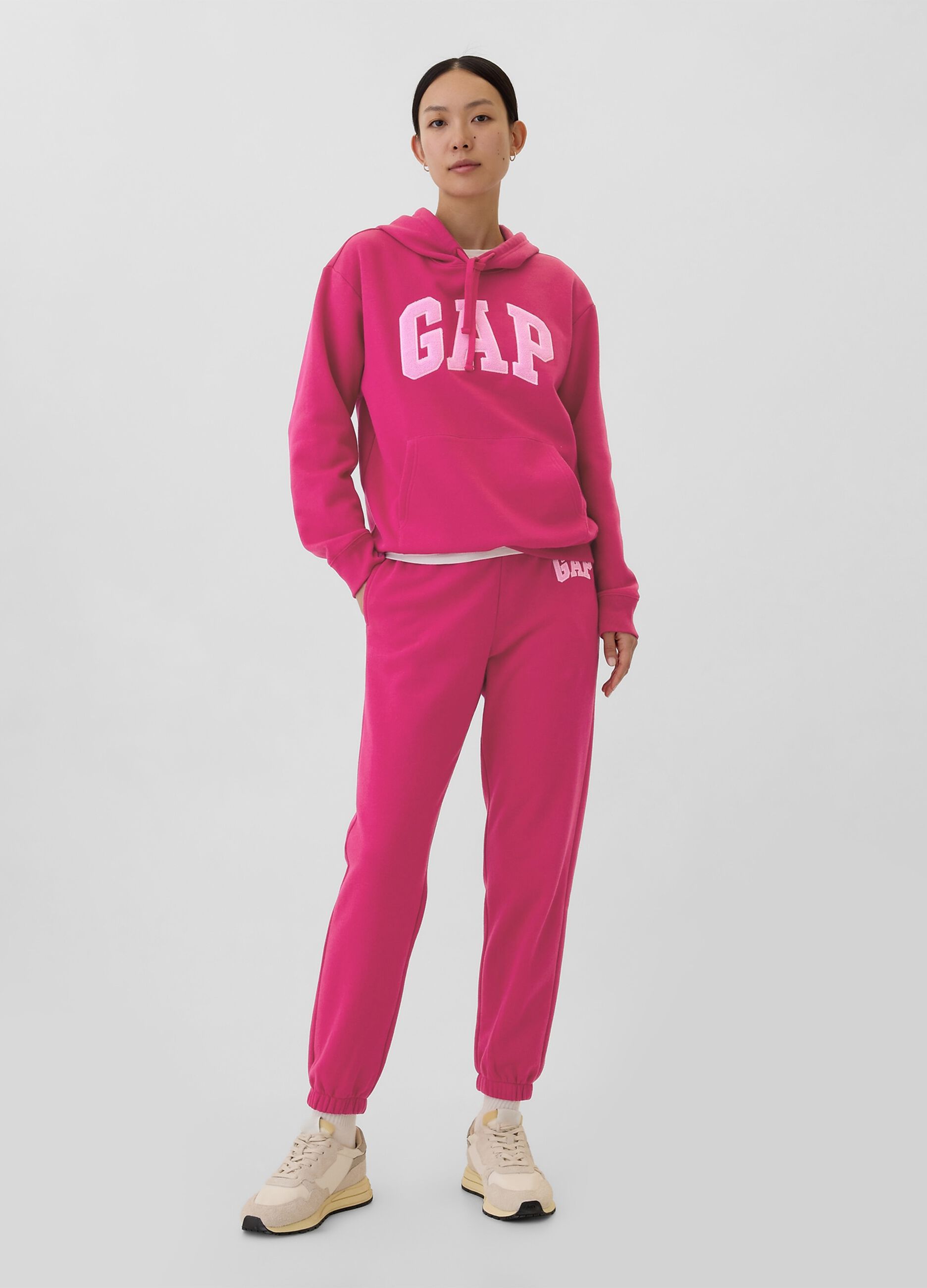 Sweatshirt with hood and logo