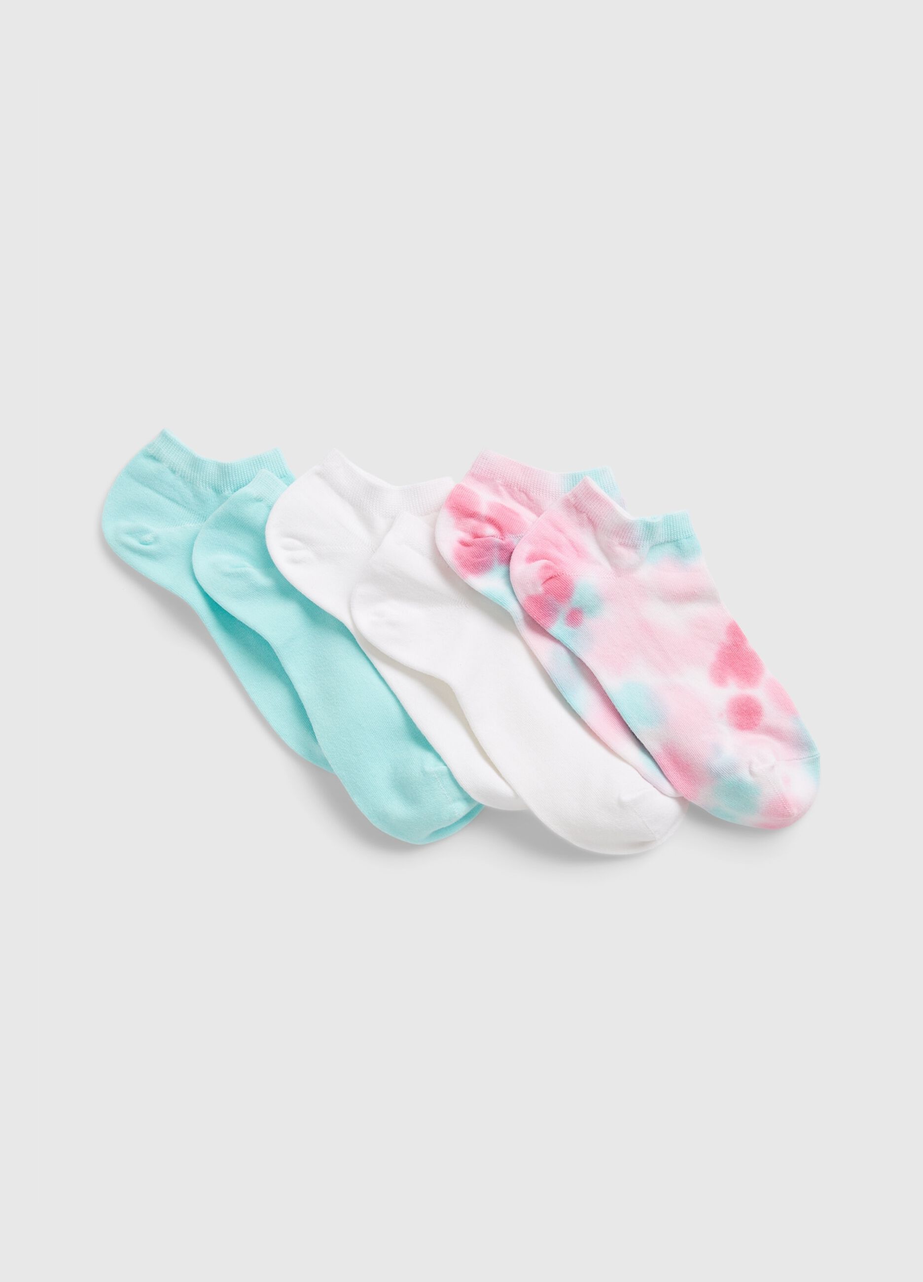 Three-pair pack shoe liners with tie dye pattern