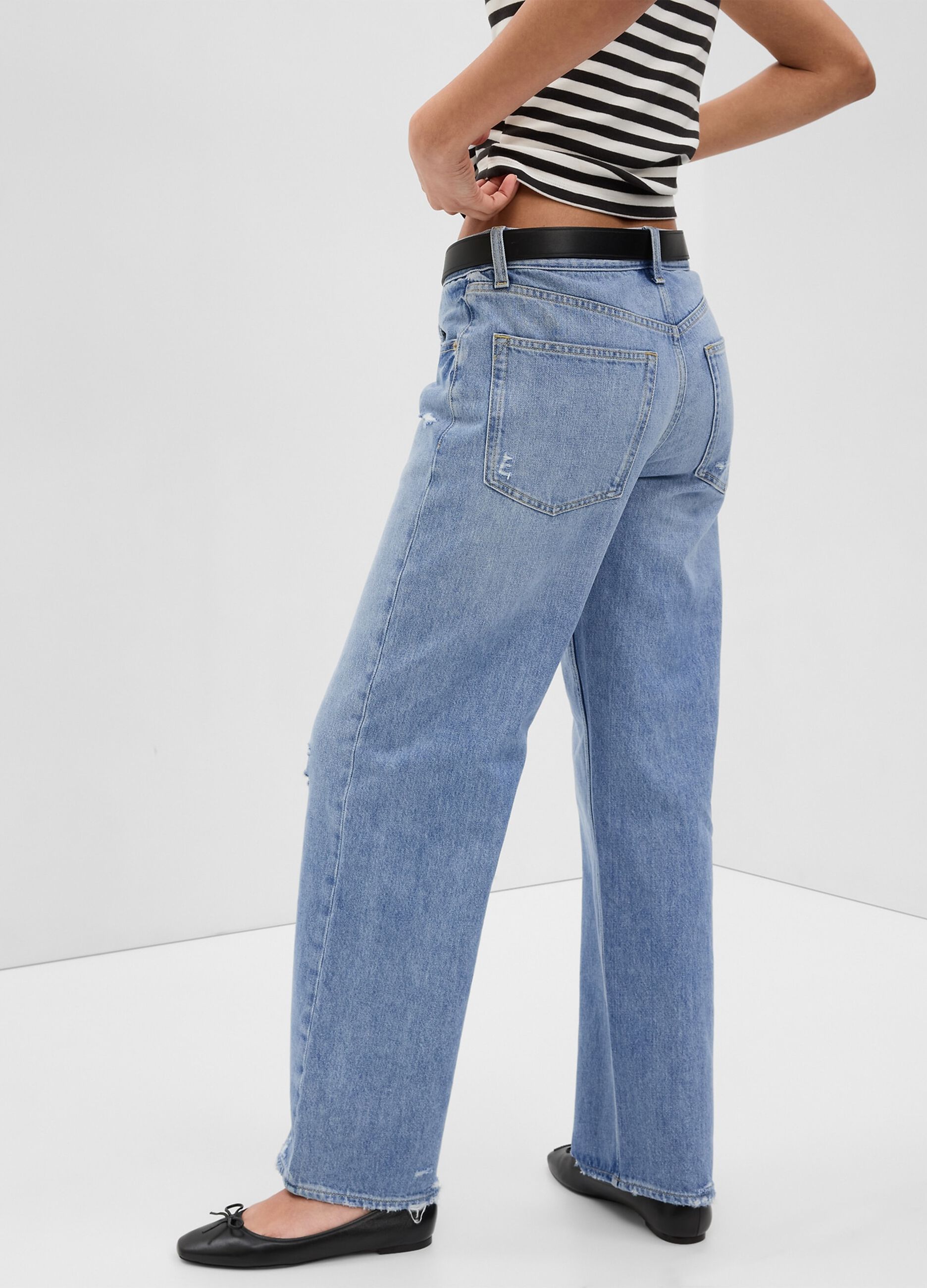 Jeans straight fit a vita bassa con abrasioni_1