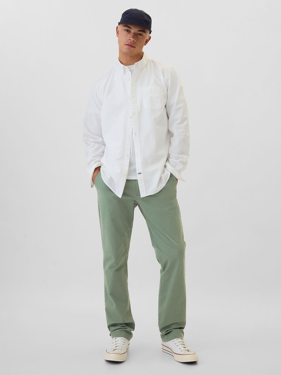 Pantalone chino in cotone stretch Uomo_0