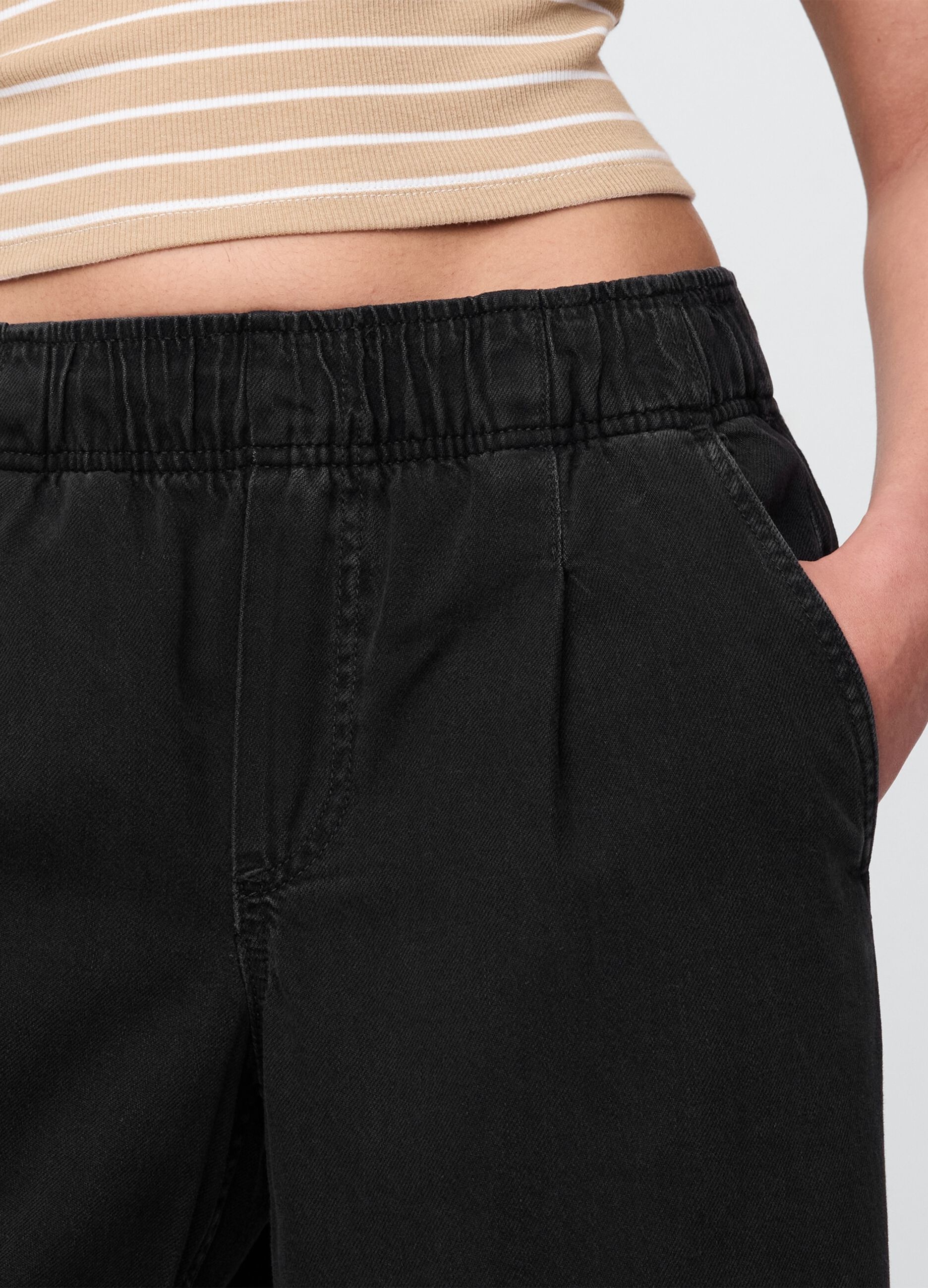 Pantaloni larghi neri con tasche_4