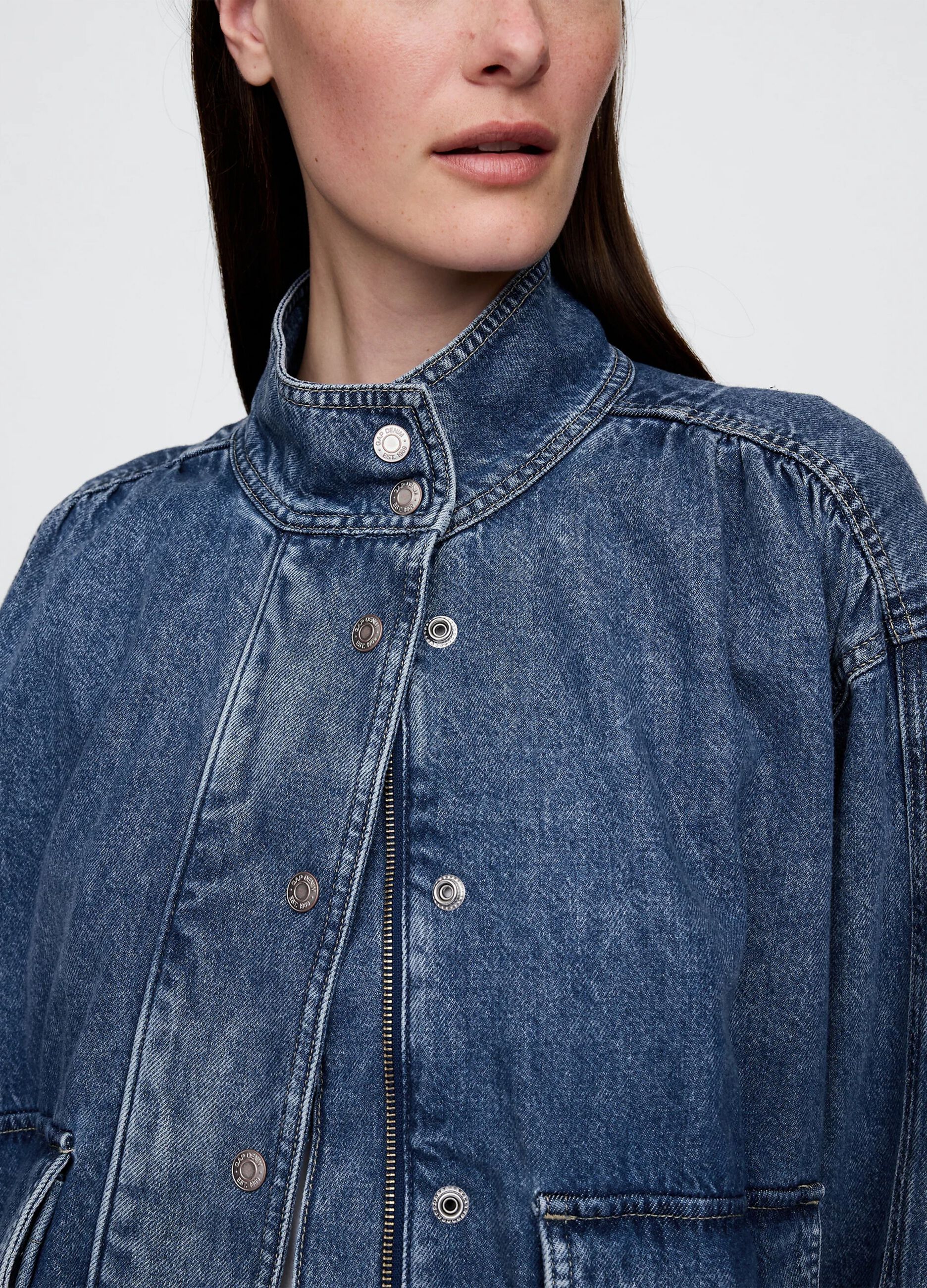 Denim jacket with pockets_3