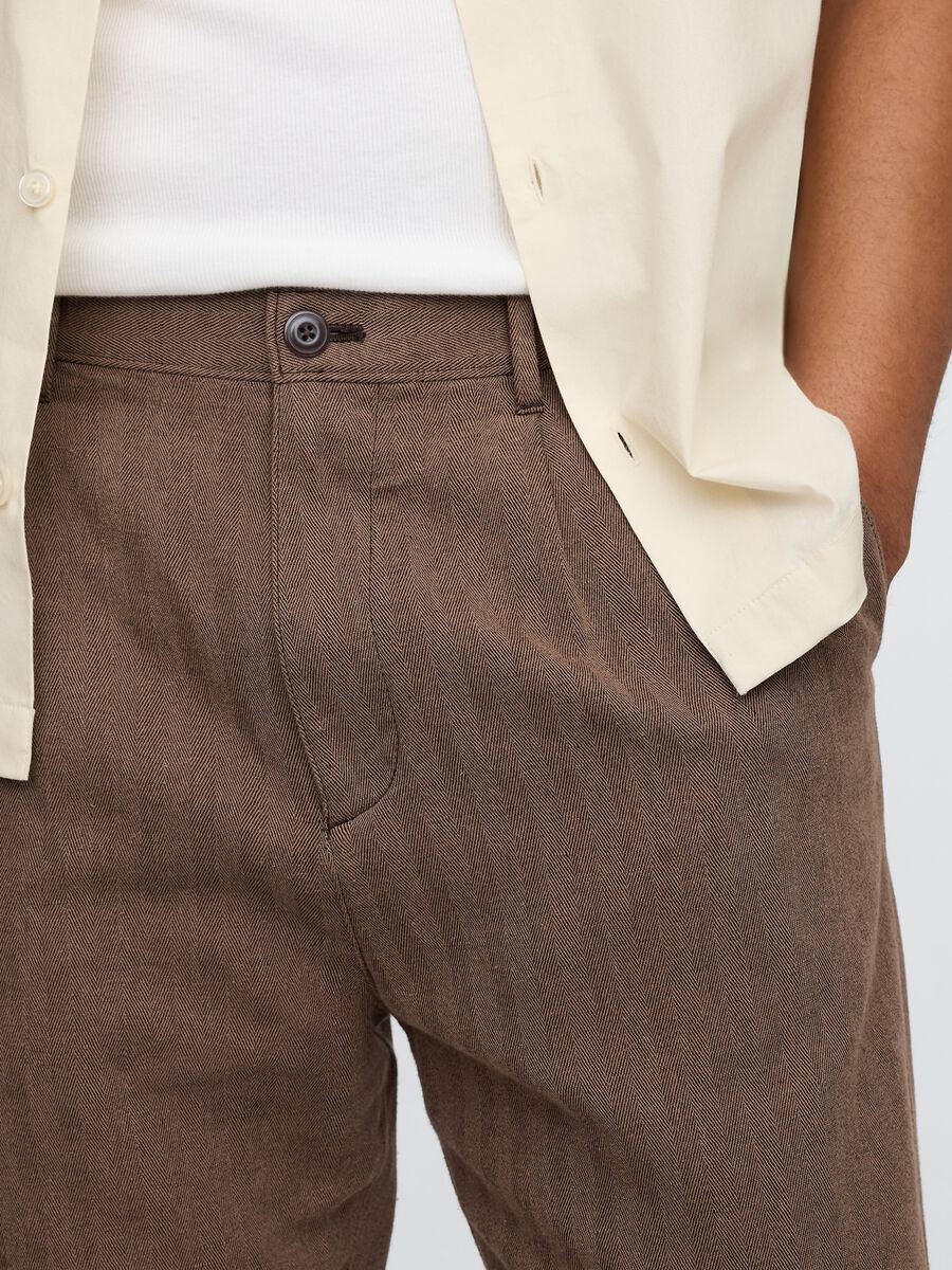 Brown Linen and Cotton Trousers Man_4
