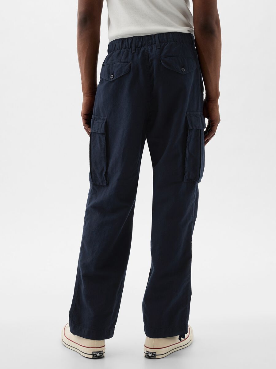 Cargo parachute trousers in linen and cotton Man_2
