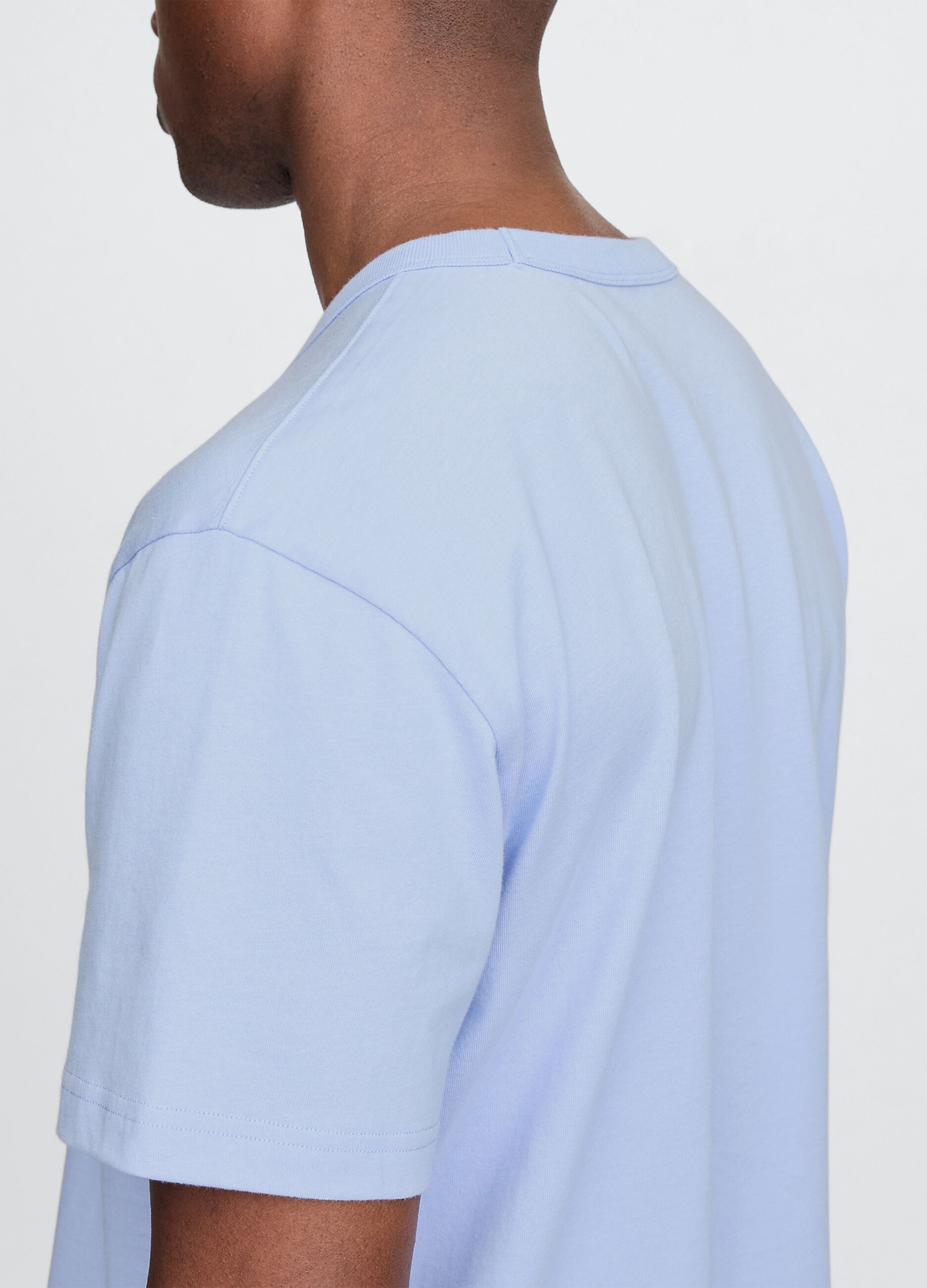T-shirt azzurra a maniche corte in cotone Gap_3