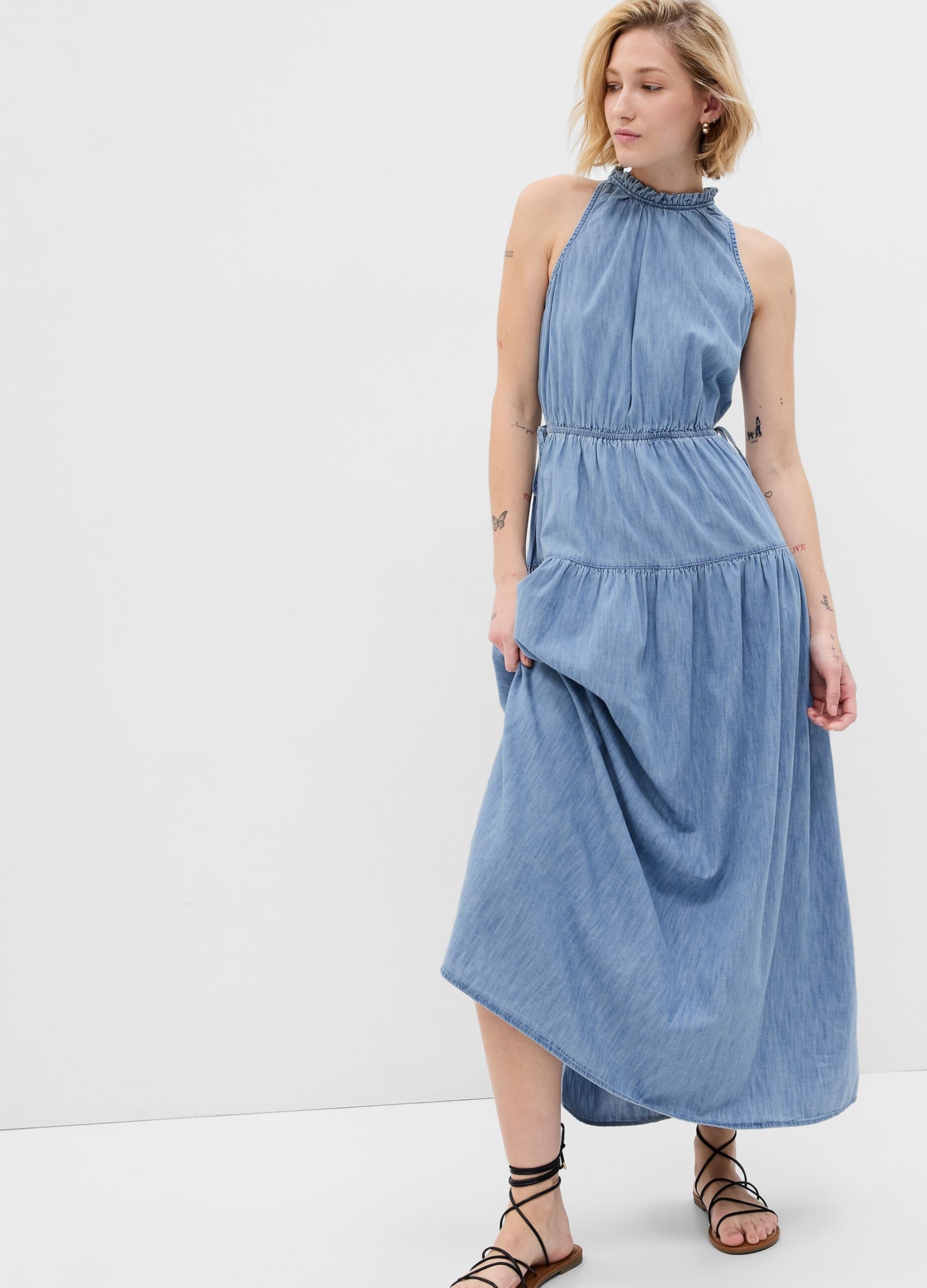 Abito lungo in denim scollo all'americana