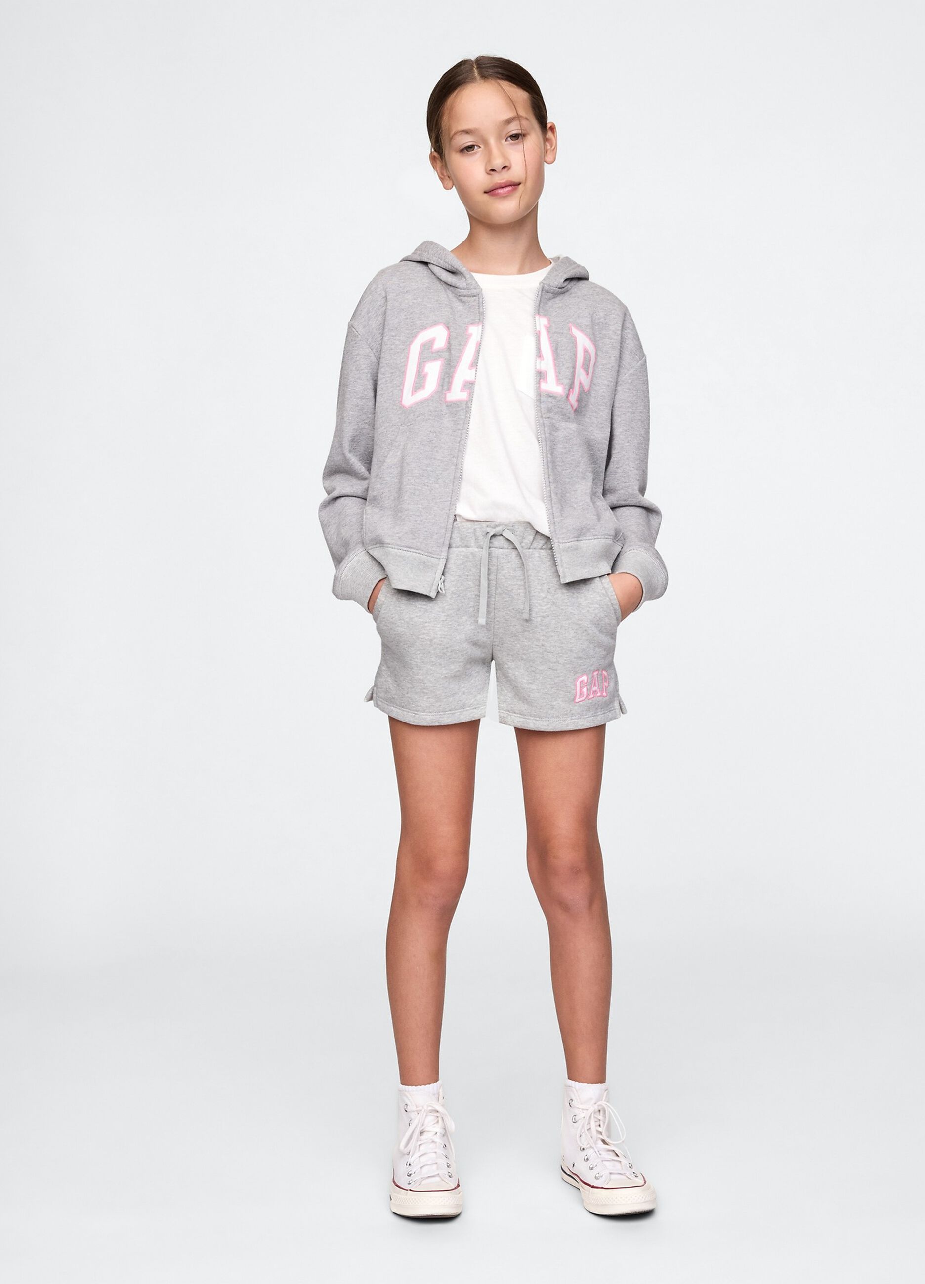 Shorts grigi con coulisse e patch logo