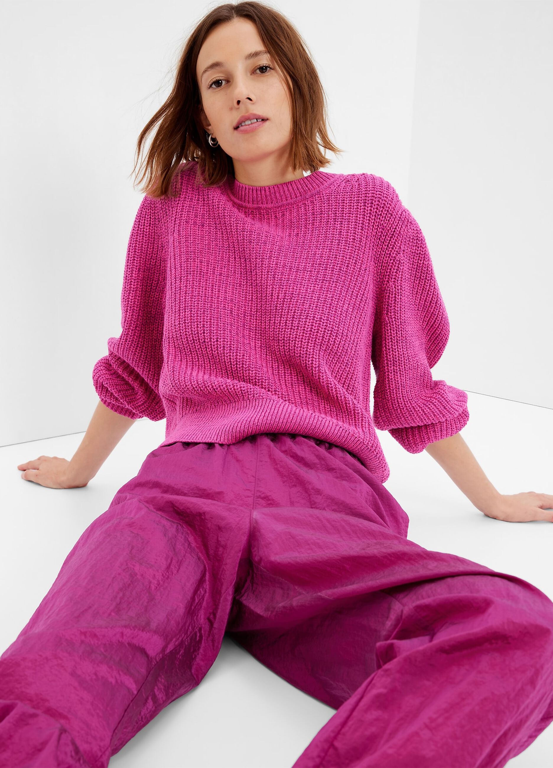 Round-neck pullover with puff sleeves