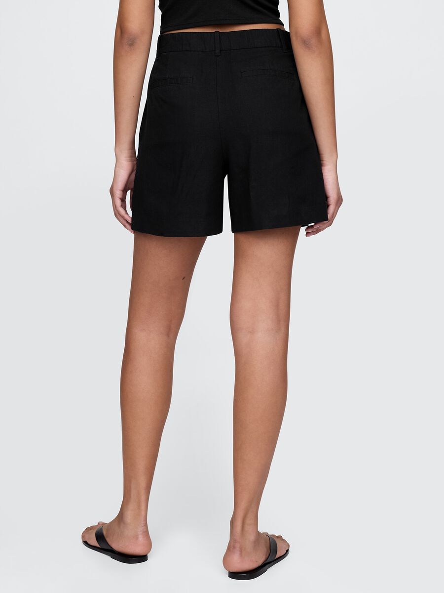 Completo nero estivo con gilet e shorts Donna_2