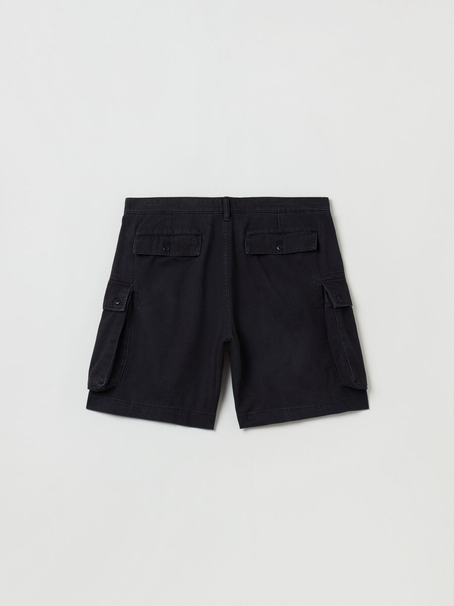 Cotton cargo Bermuda shorts Man_1
