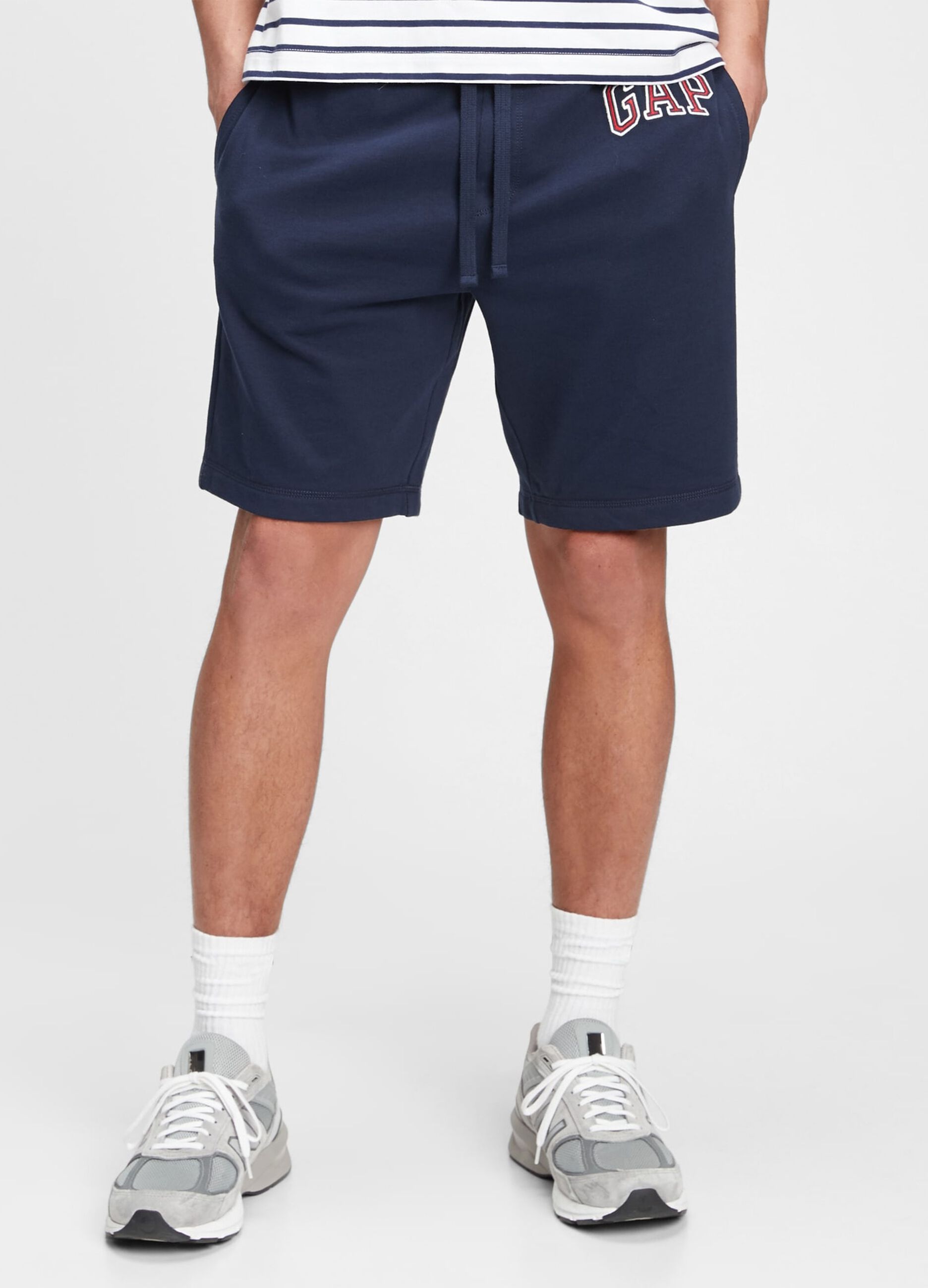 Bermuda jogger in felpa con ricamo logo_1