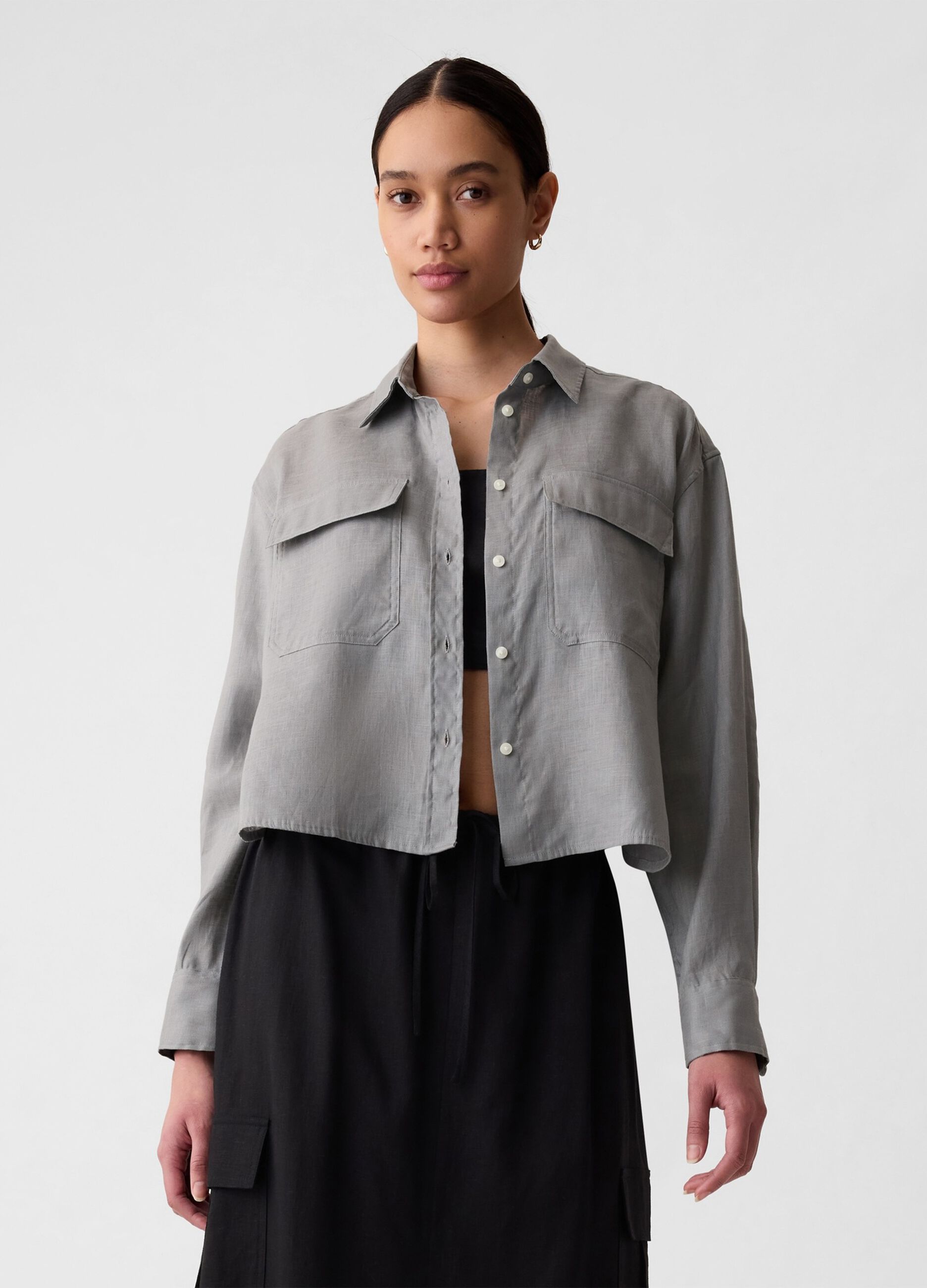 Camicia crop in lino con tasche
