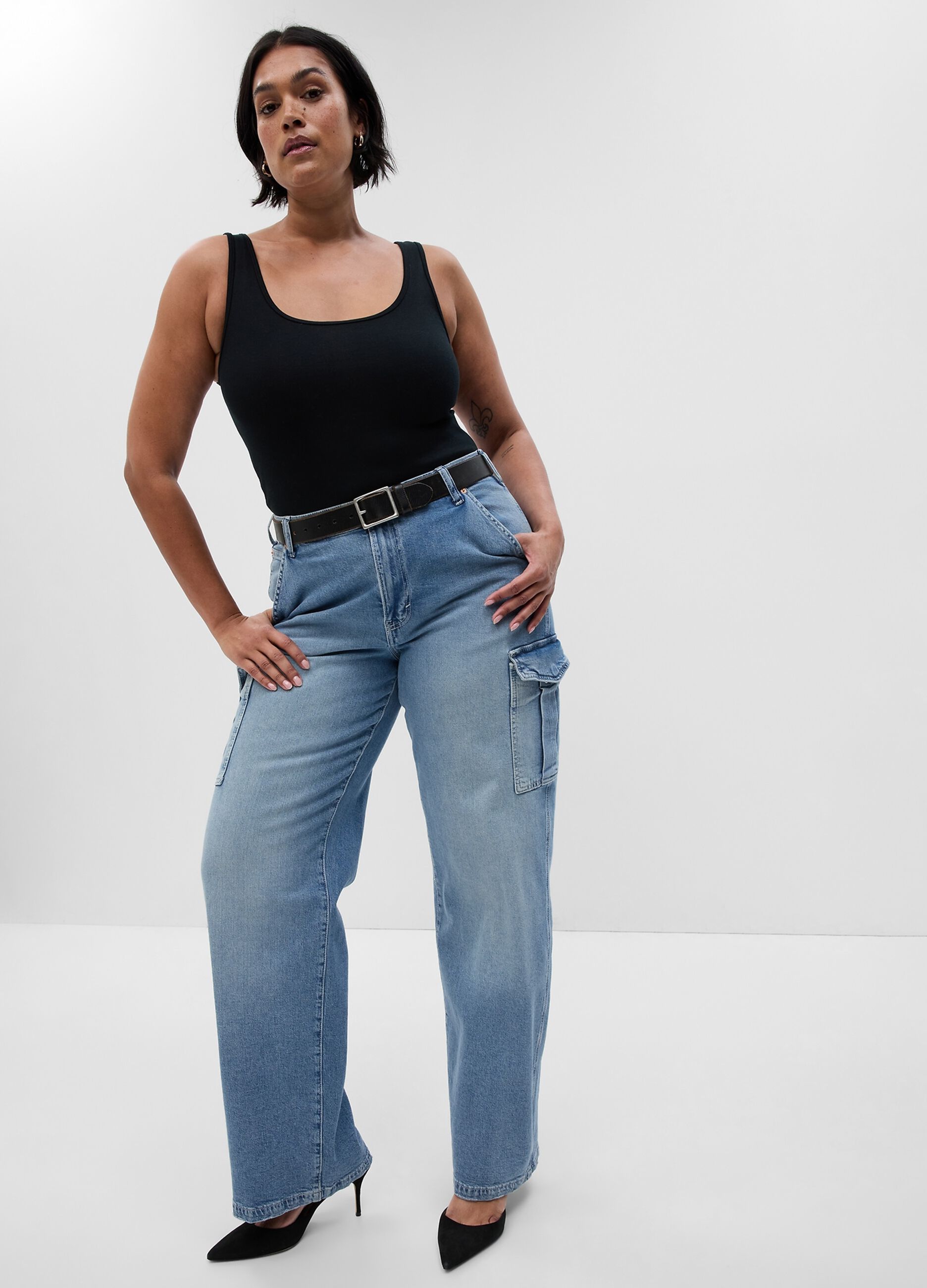 Loose-fit cargo jeans with mid-rise waist_3