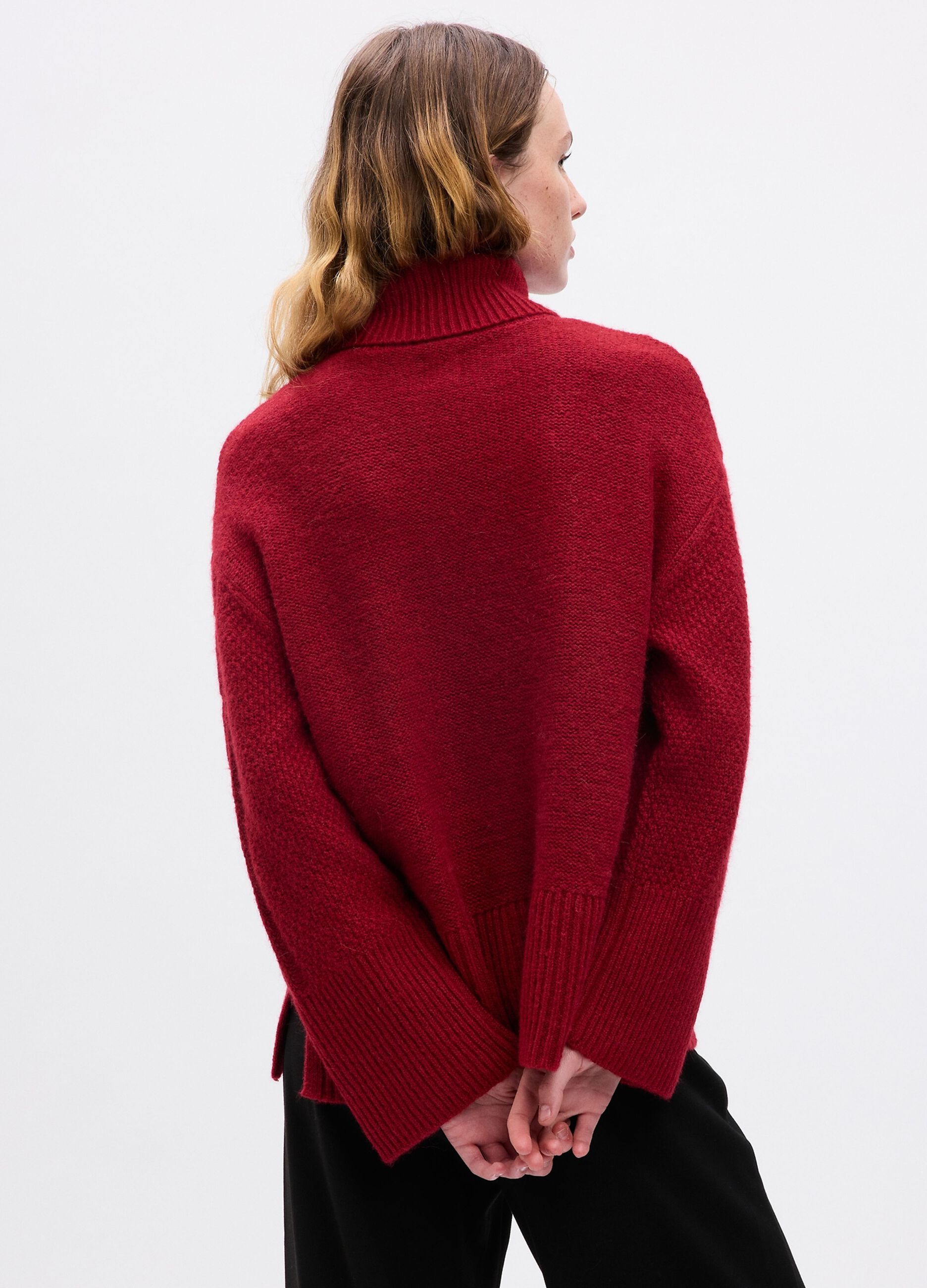 Turtle-neck pullover with slits_1