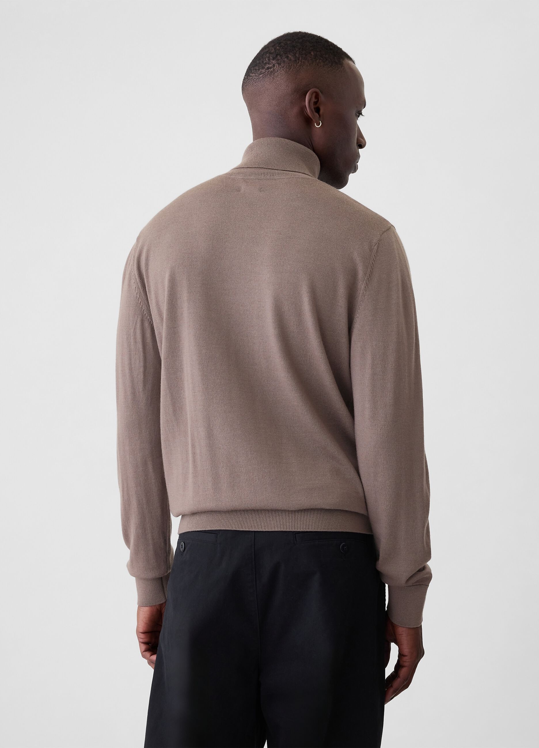 Pullover in lana merino a collo alto_2
