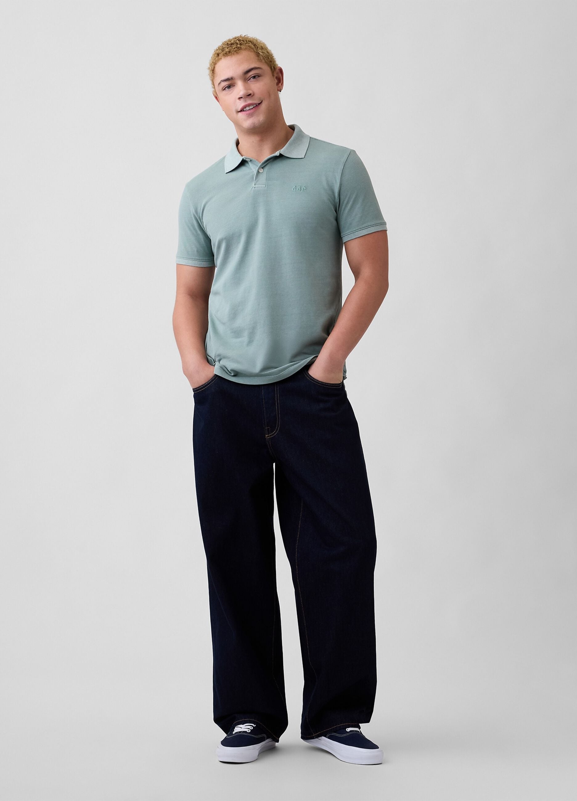 Polo a maniche corte in cotone con logo GAP