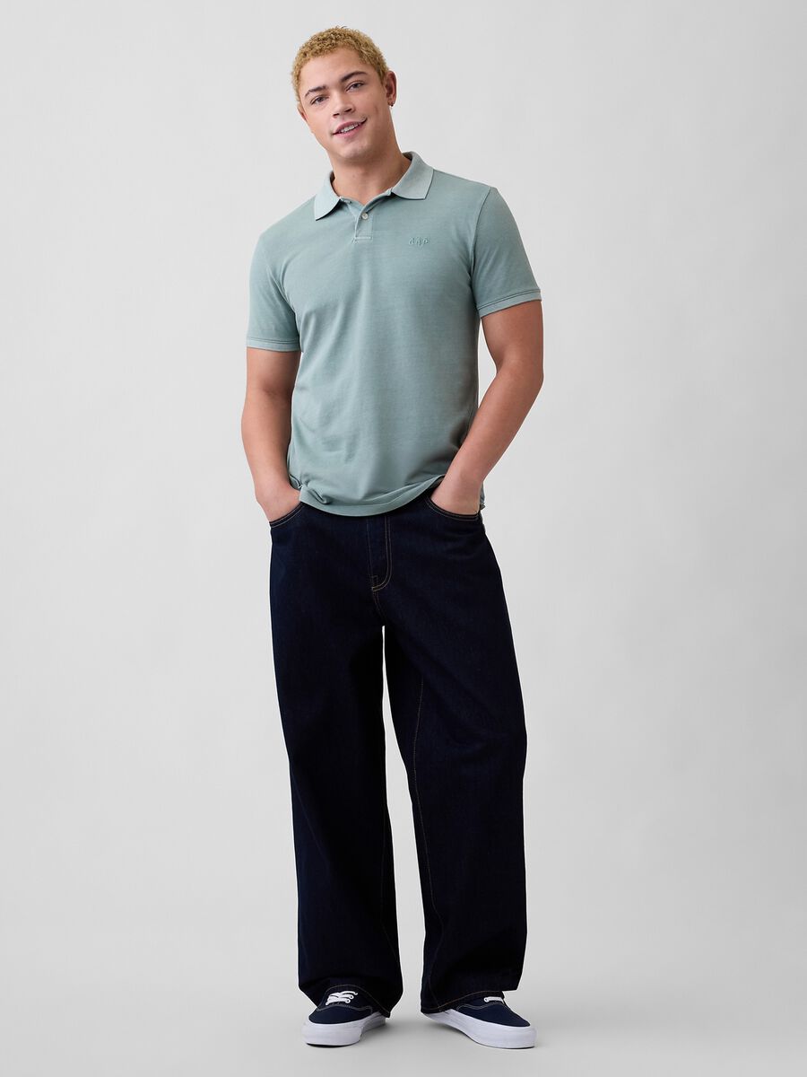 Polo a maniche corte in cotone con logo GAP Uomo_2