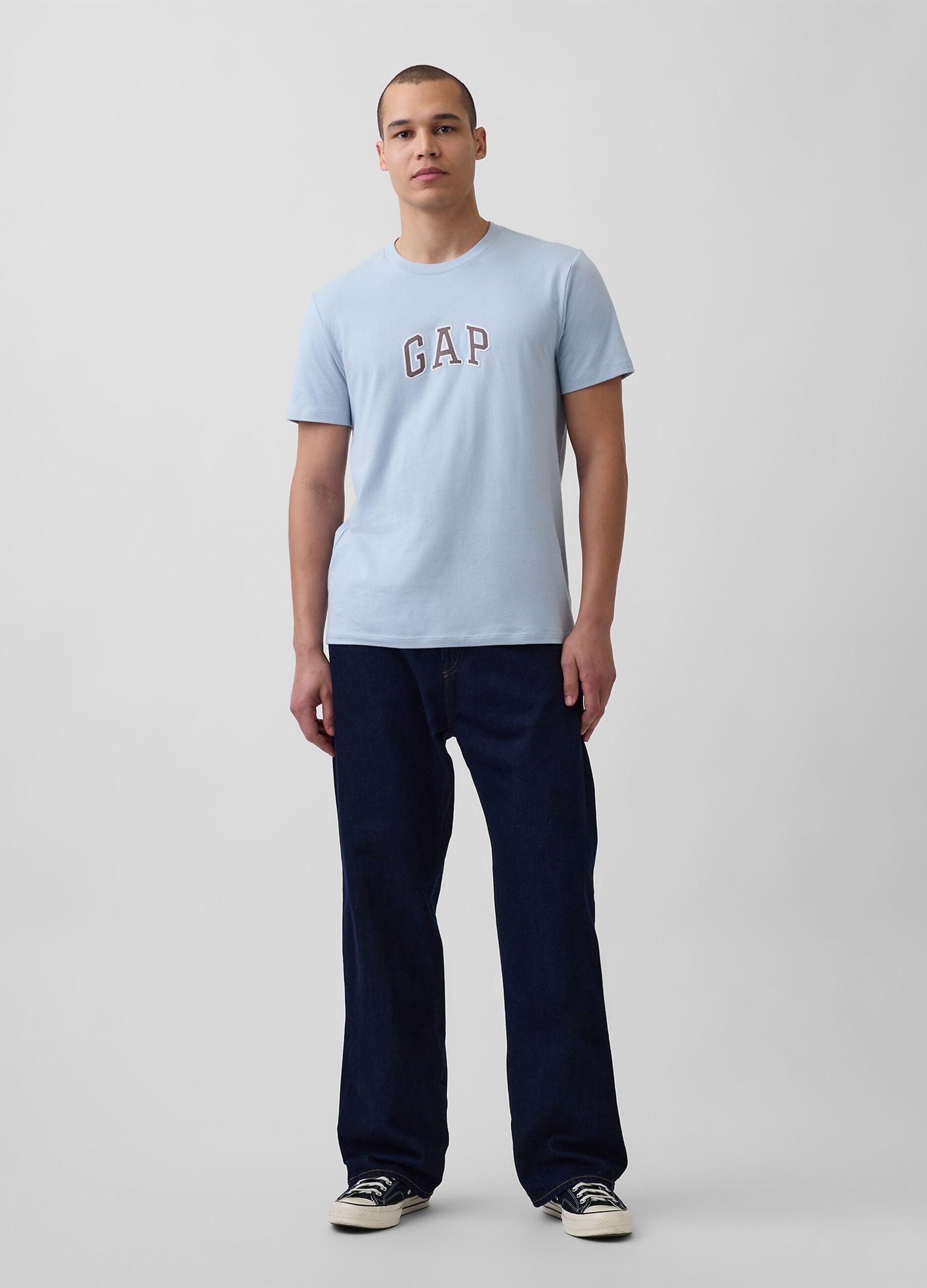T-shirt in puro cotone con logo GAP a maniche corte