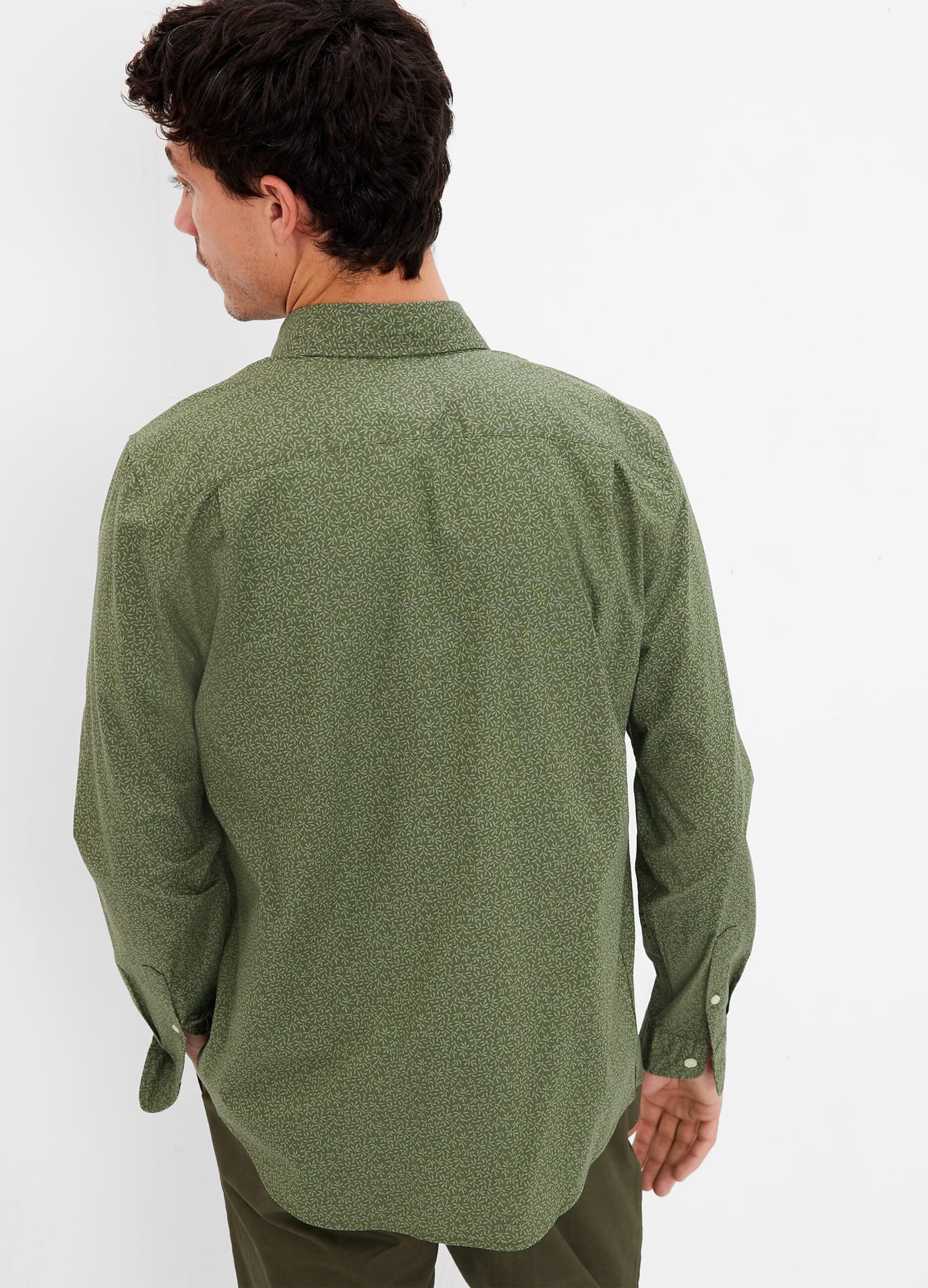Slim-fit shirt in poplin with foliage pattern_1