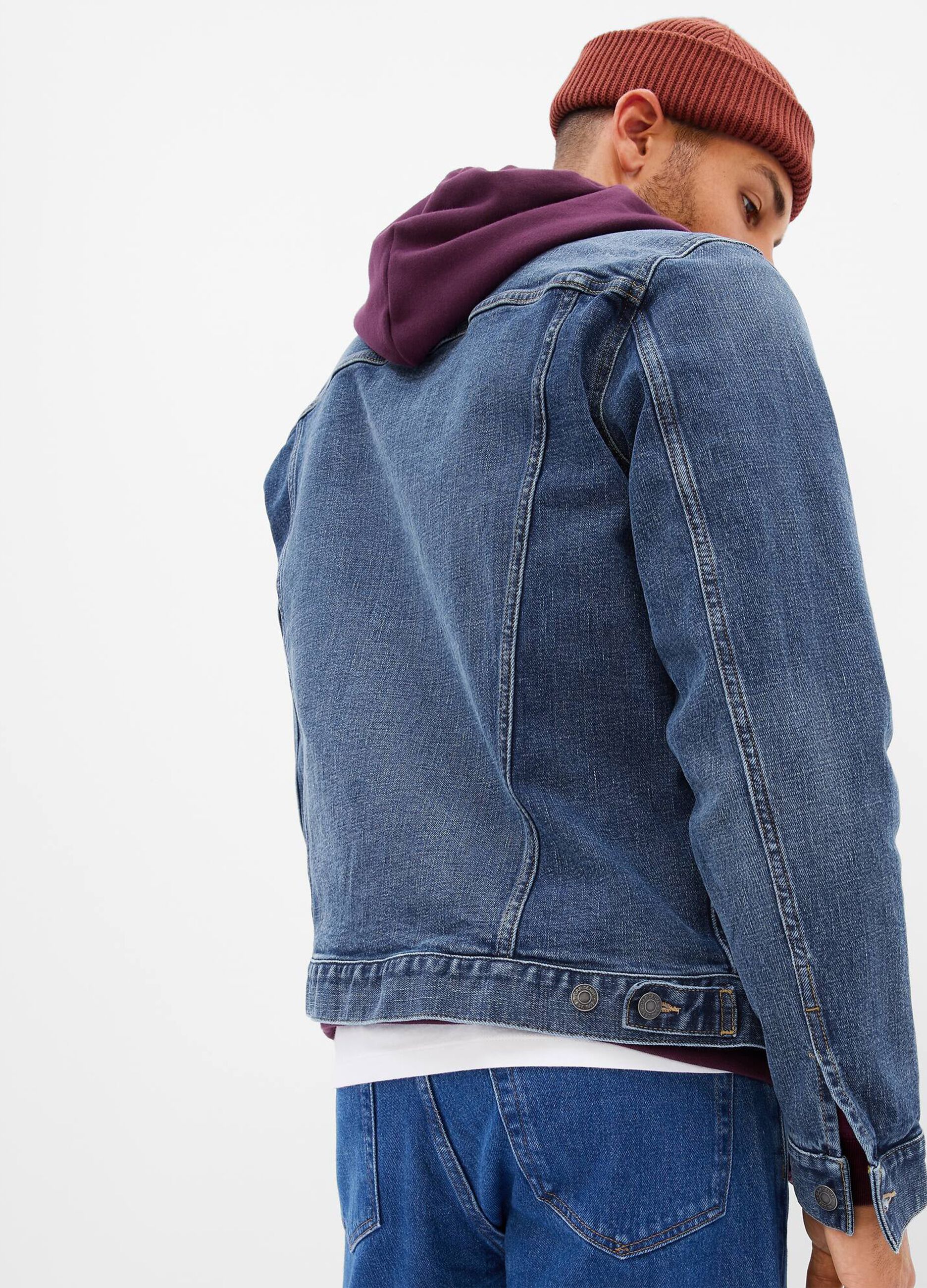 Giacca corta in denim con tasche_1