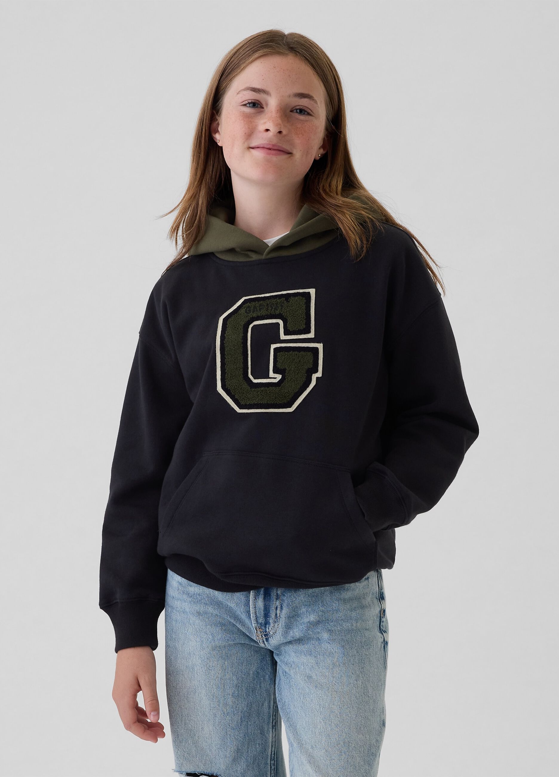 Felpa con cappuccio e patch logo_1
