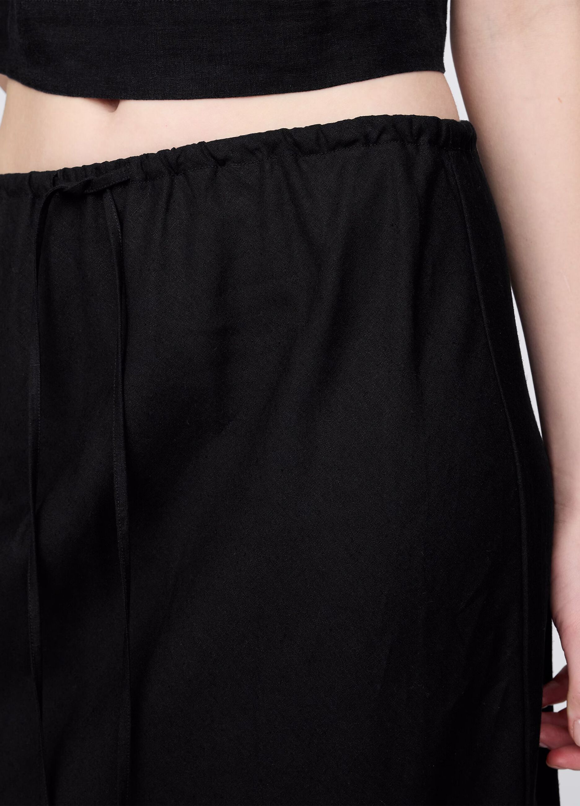 Long black skirt in linen and viscose_3