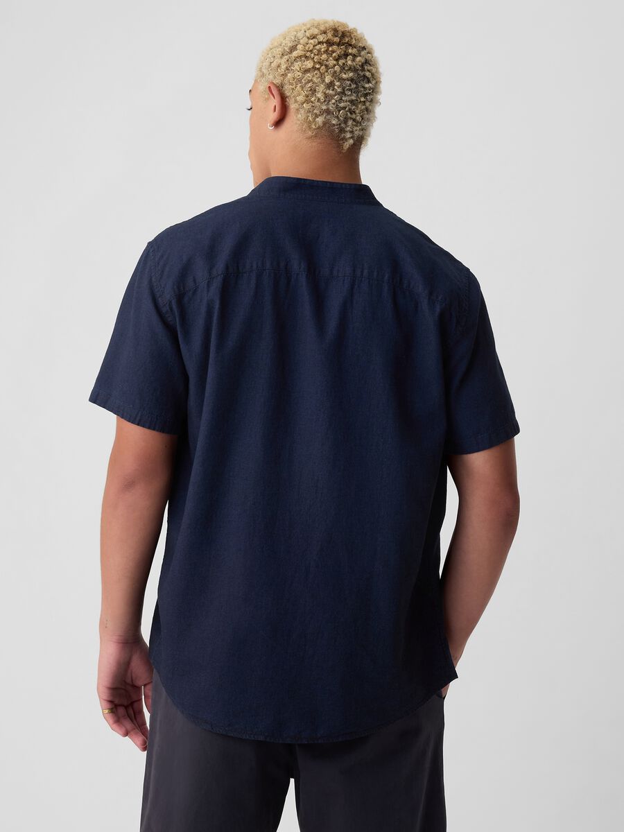 Camicia a maniche corte collo alla coreana Uomo_2
