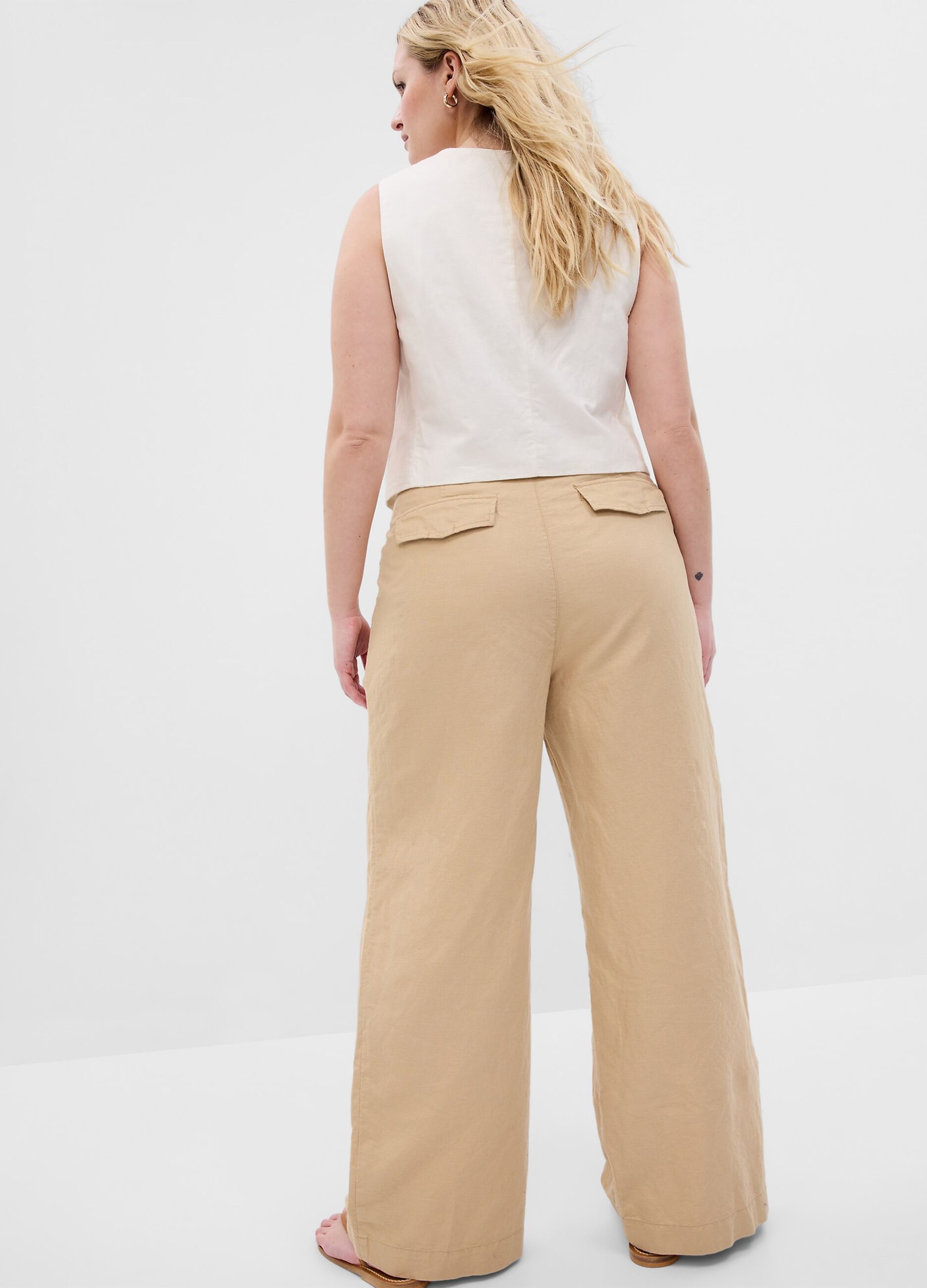 Wide-leg trousers with darts_4