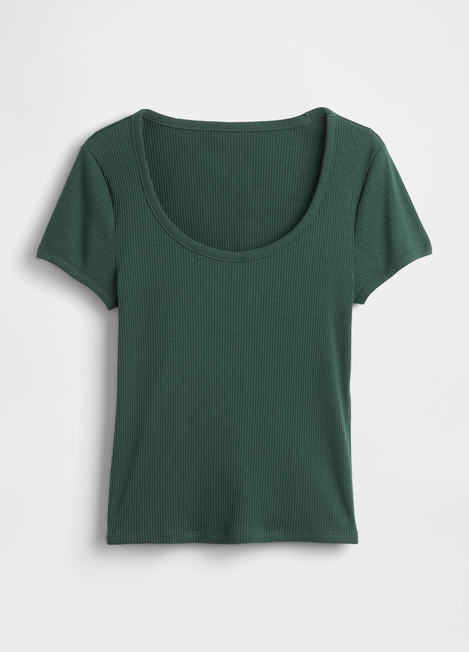 Short-sleeved green t-shirt