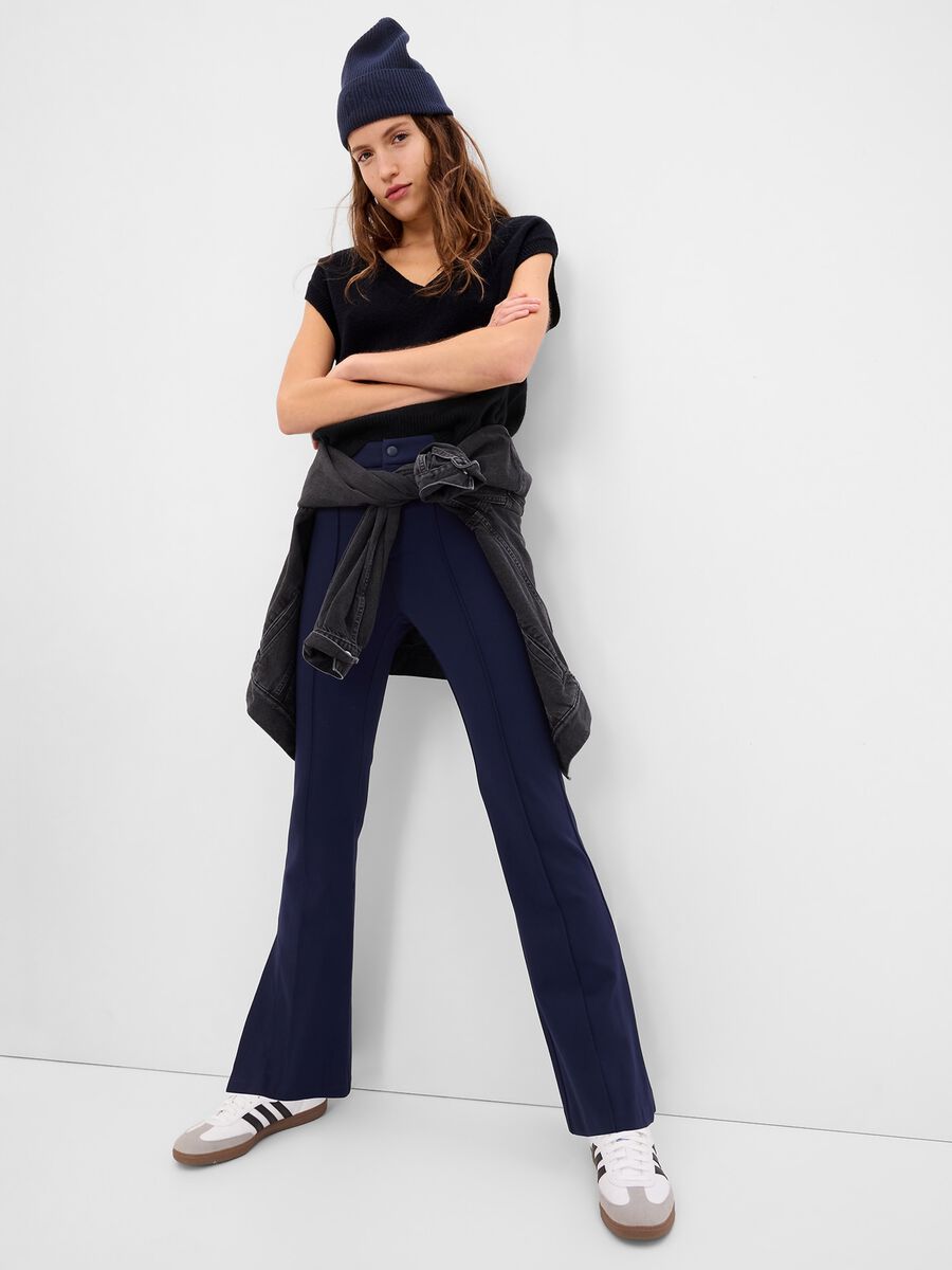 Pantaloni flare fit con spacchi Donna_0