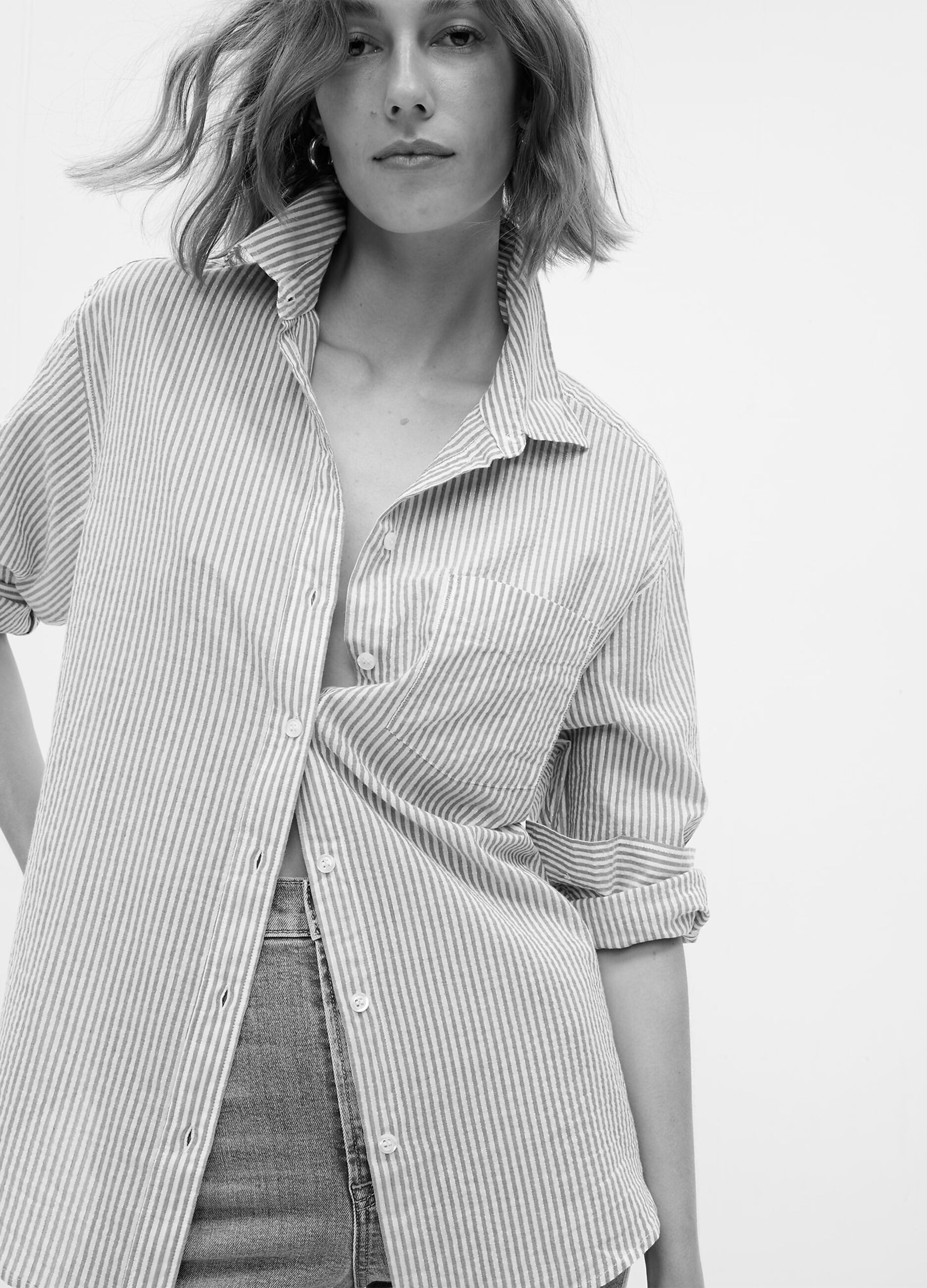 Oversize shirt in seersucker with pocket