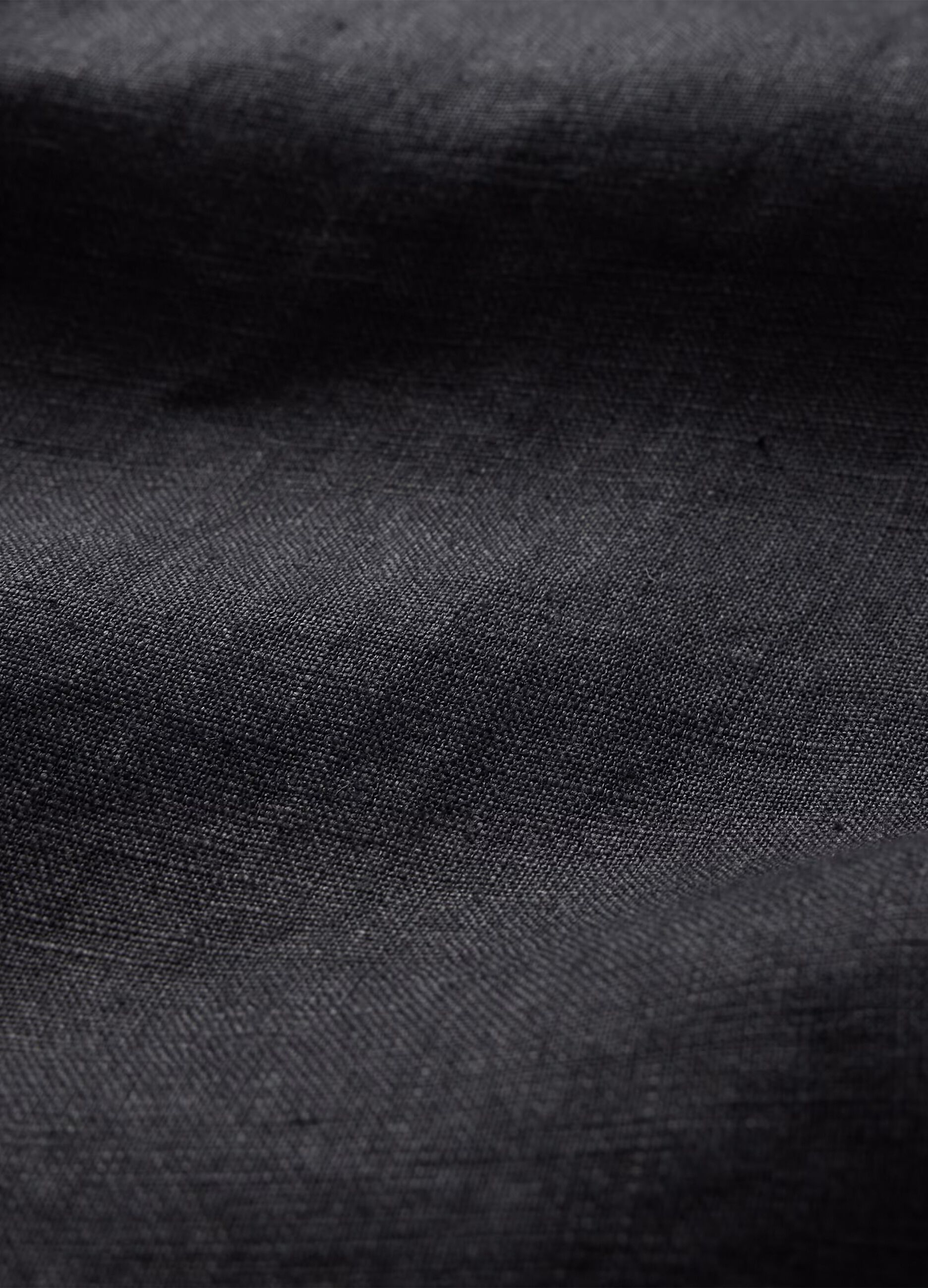 Camicia nera a maniche lunghe in lino_4