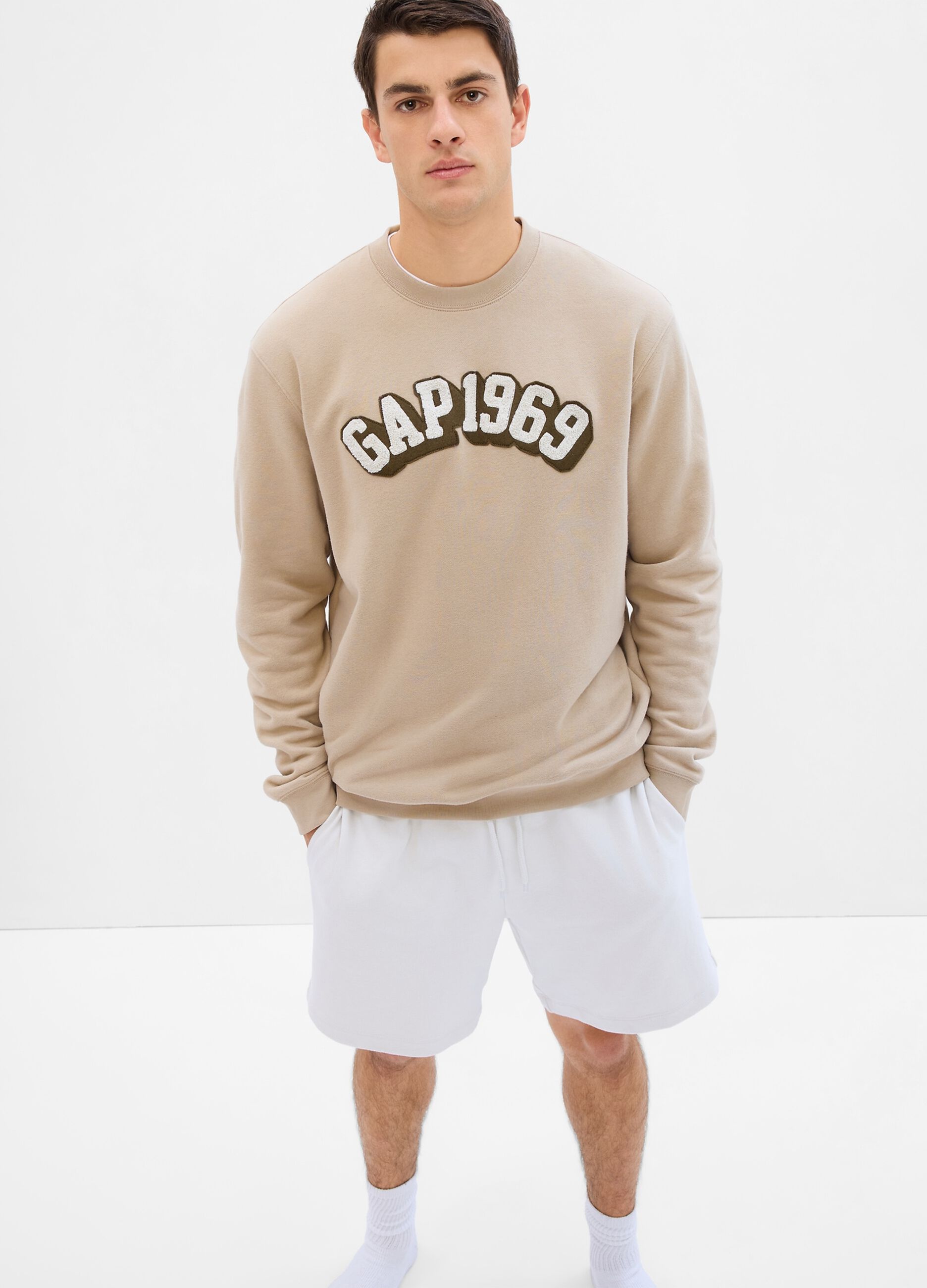 Round neck sweatshirt with bouclé logo