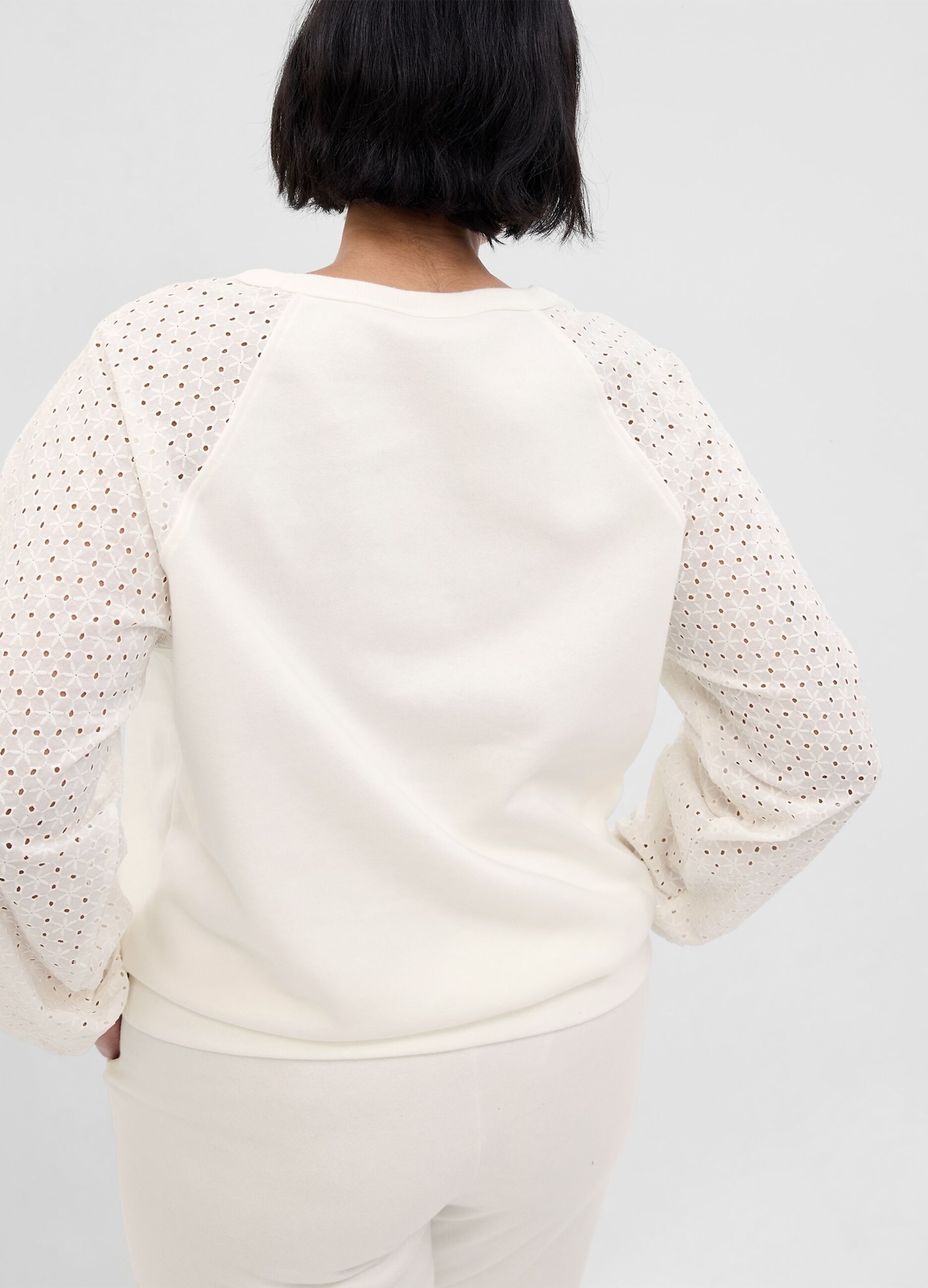 Sweatshirt with broderie anglaise lace sleeves_4