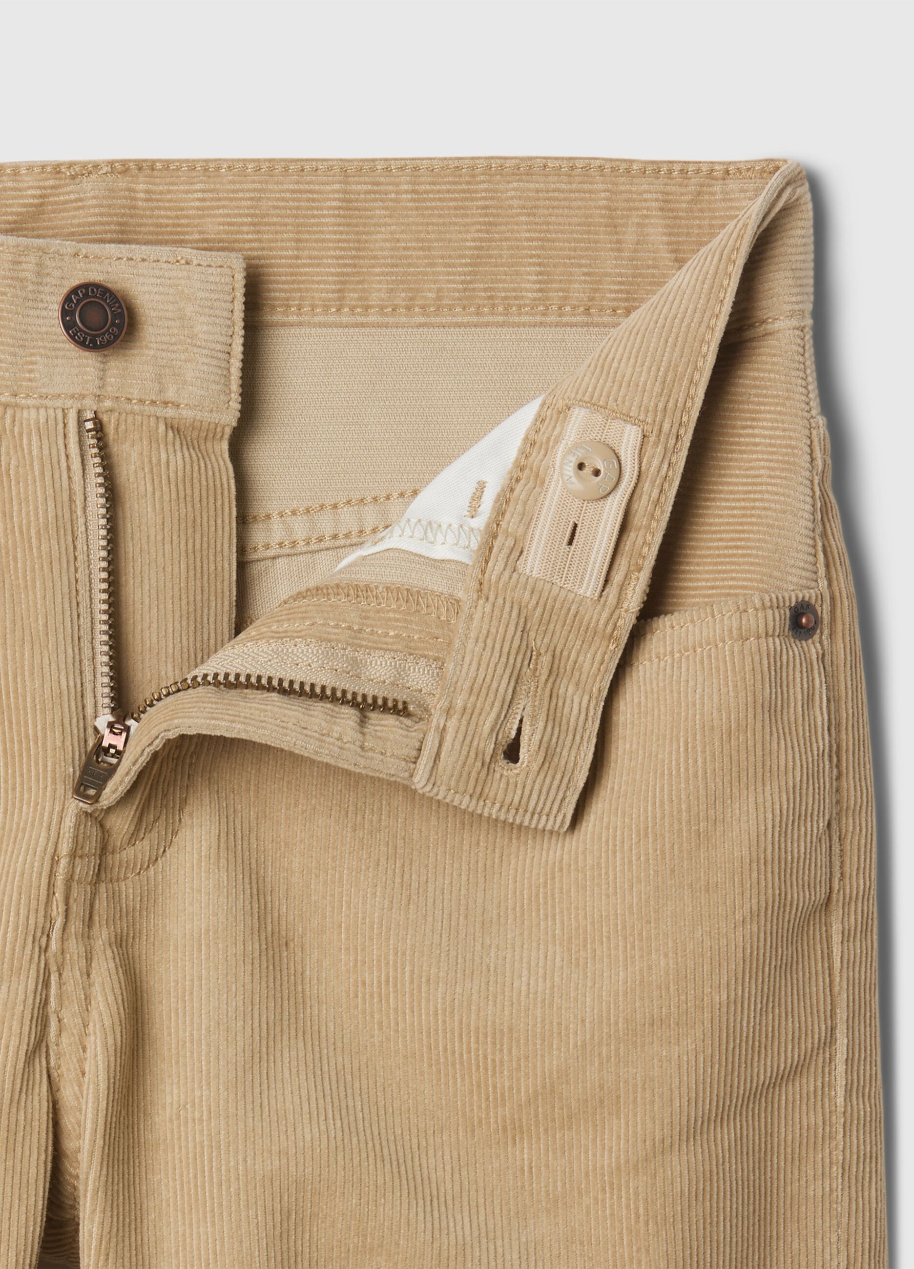 Pantaloni chino in corduroy