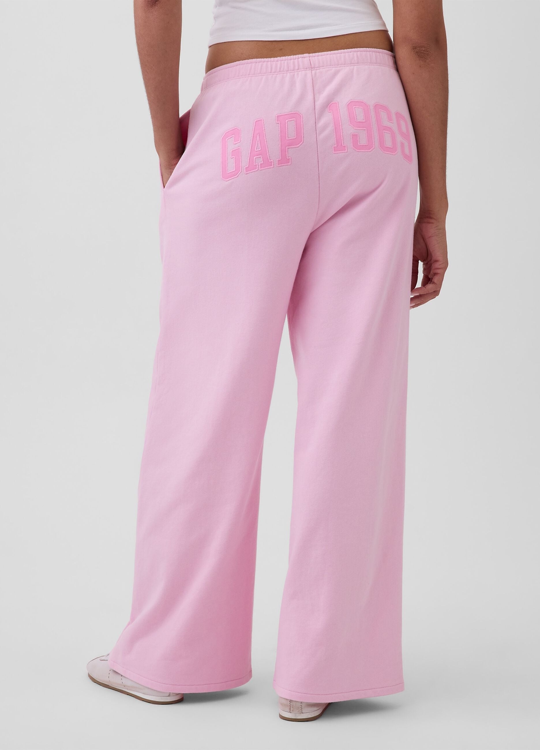 Joggers wide leg in misto cotone con logo GAP