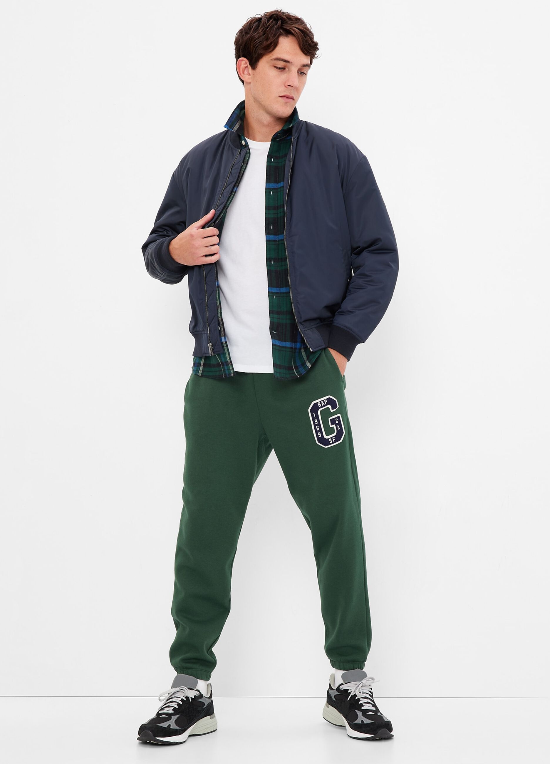 Joggers in felpa con ricamo logo