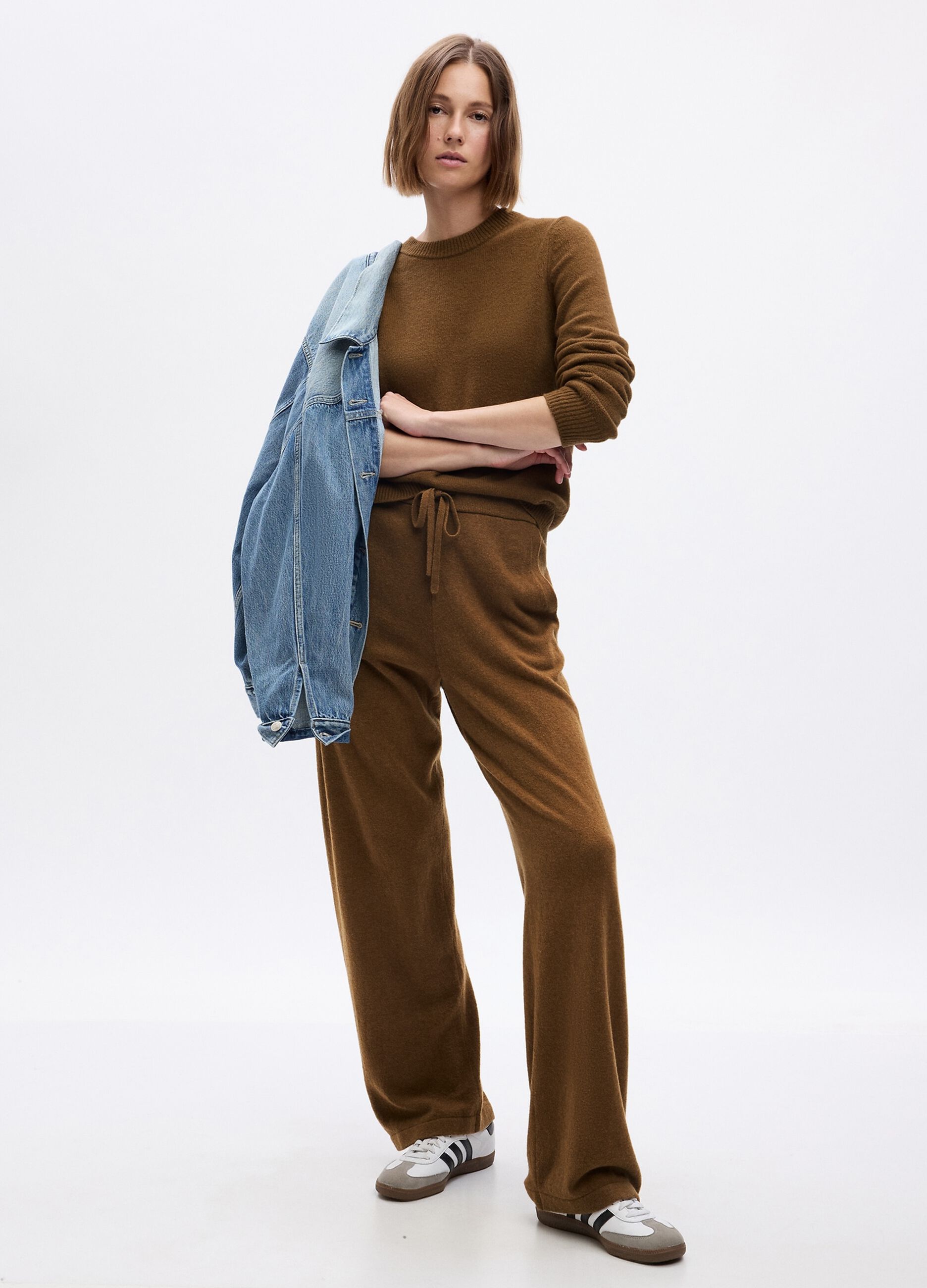 Pullover con scollo rotondo_2
