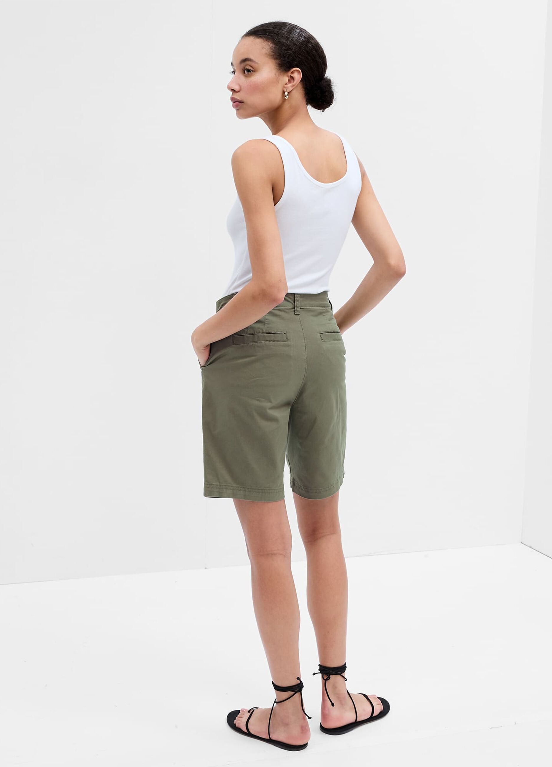 Chino Bermuda shorts in stretch cotton canvas_1
