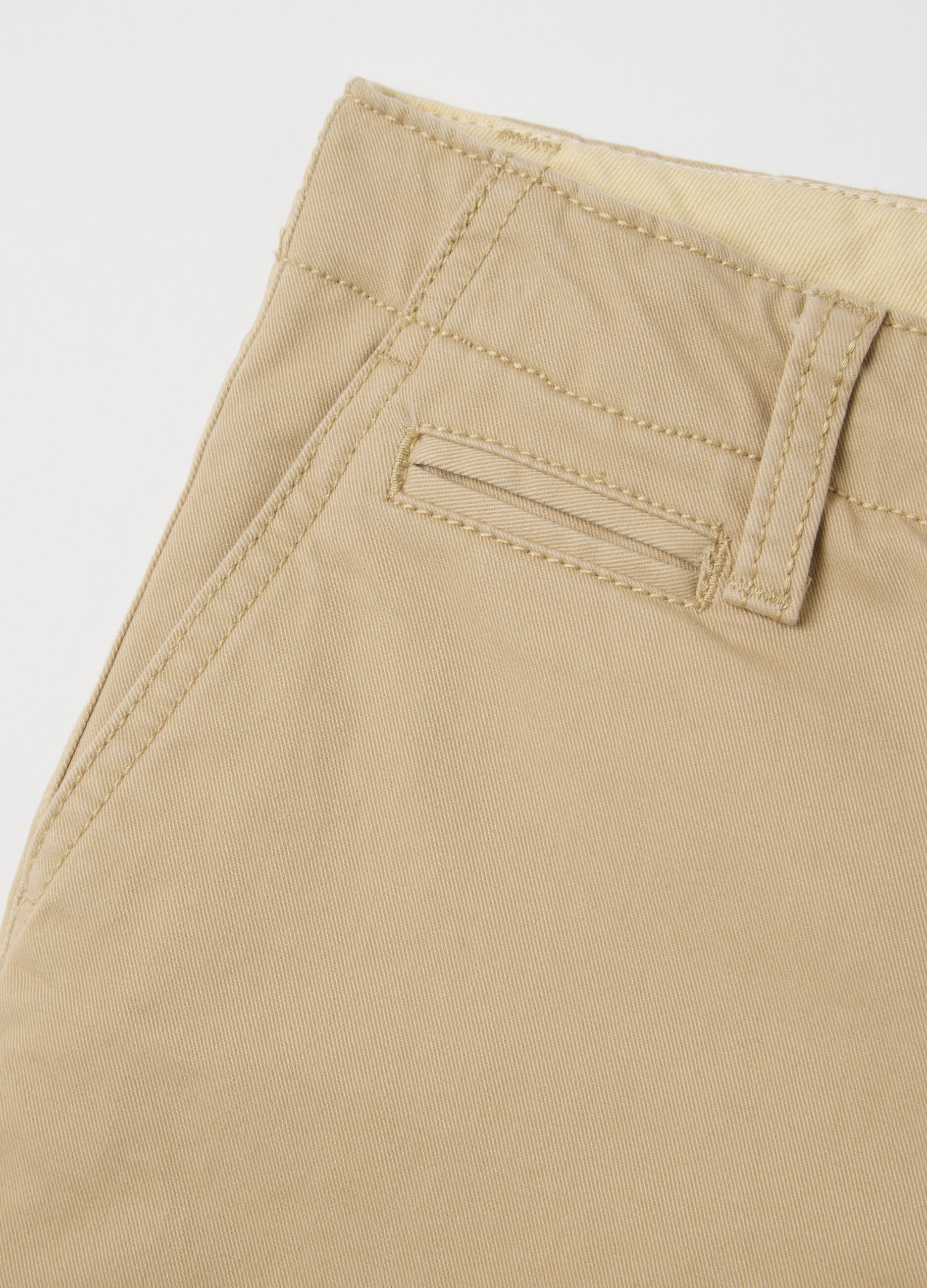 Pantaloni chino beige in cotone stretch_2