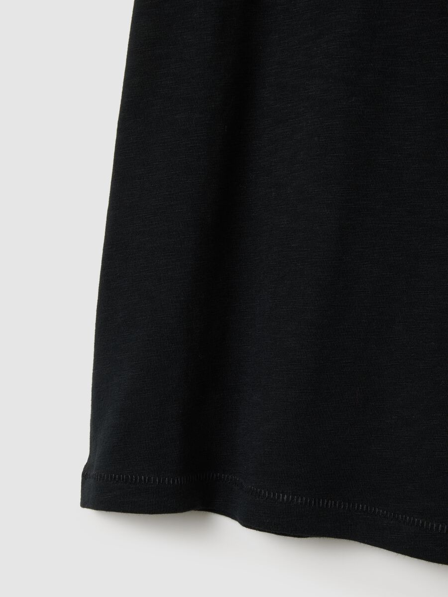 T-shirt in cotone con tasca Bambino_2