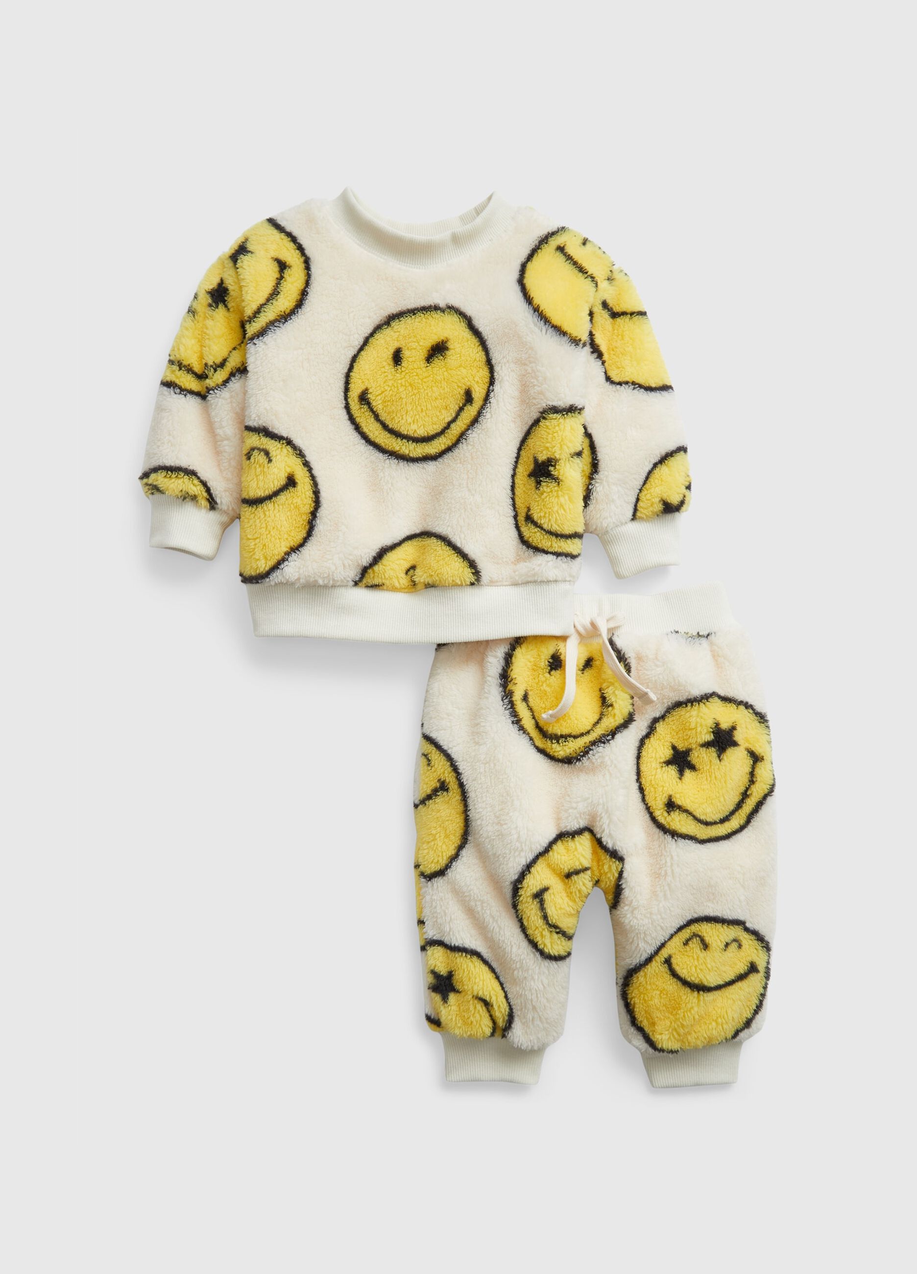 Set in sherpa with Smiley® pattern